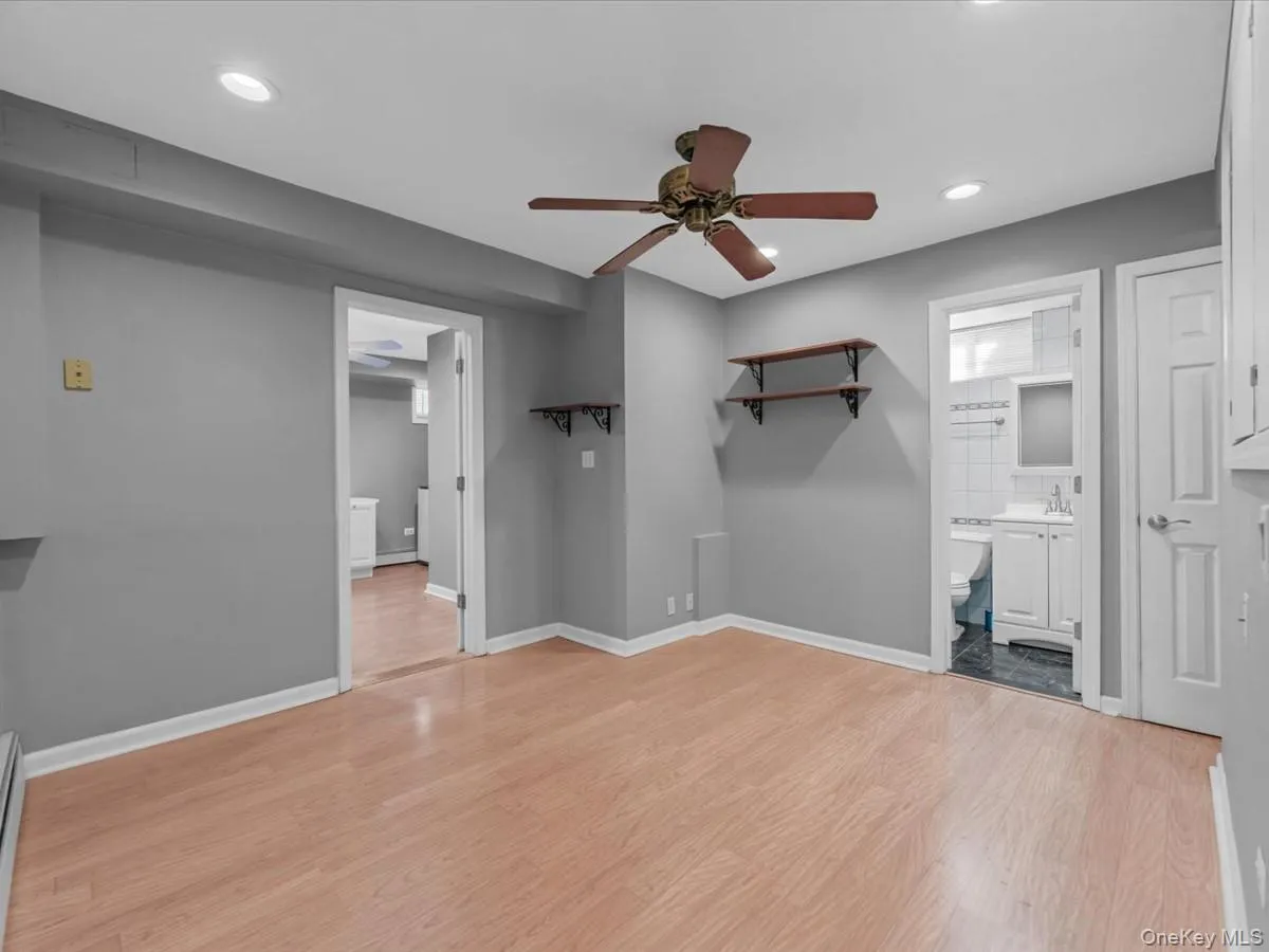 2 Tottenham Place, North Hempstead, NY, 2 Bedrooms Bedrooms, 6 Rooms Rooms,2 BathroomsBathrooms,Residential Lease,For Rent,Tottenham,0,992259 2 Tottenham Place, North Hempstead, NY, 2 Bedrooms Bedrooms, 6 Rooms Rooms,2 BathroomsBathrooms,Residential Lease,For Rent,Tottenham,0,992259