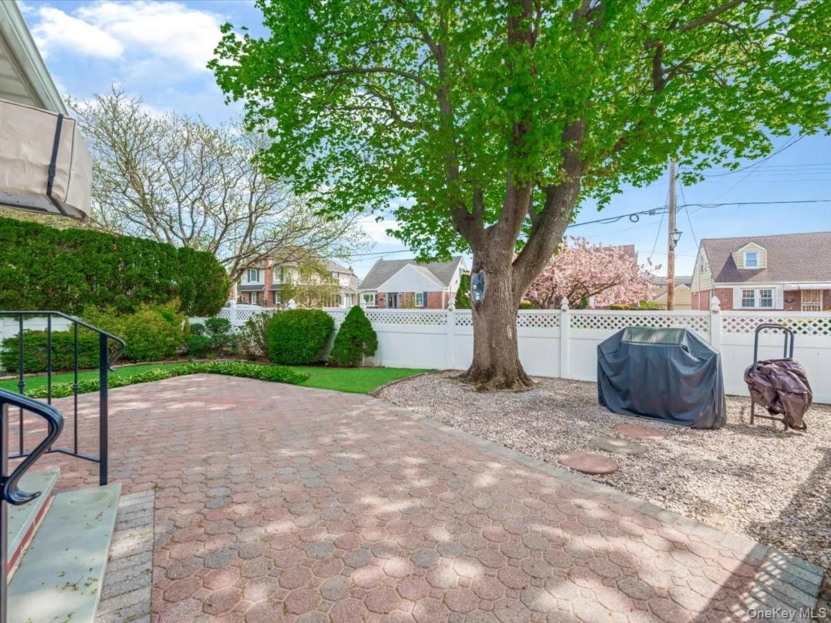 2 Tottenham Place, North Hempstead, NY, 2 Bedrooms Bedrooms, 6 Rooms Rooms,2 BathroomsBathrooms,Residential Lease,For Rent,Tottenham,0,992259 2 Tottenham Place, North Hempstead, NY, 2 Bedrooms Bedrooms, 6 Rooms Rooms,2 BathroomsBathrooms,Residential Lease,For Rent,Tottenham,0,992259