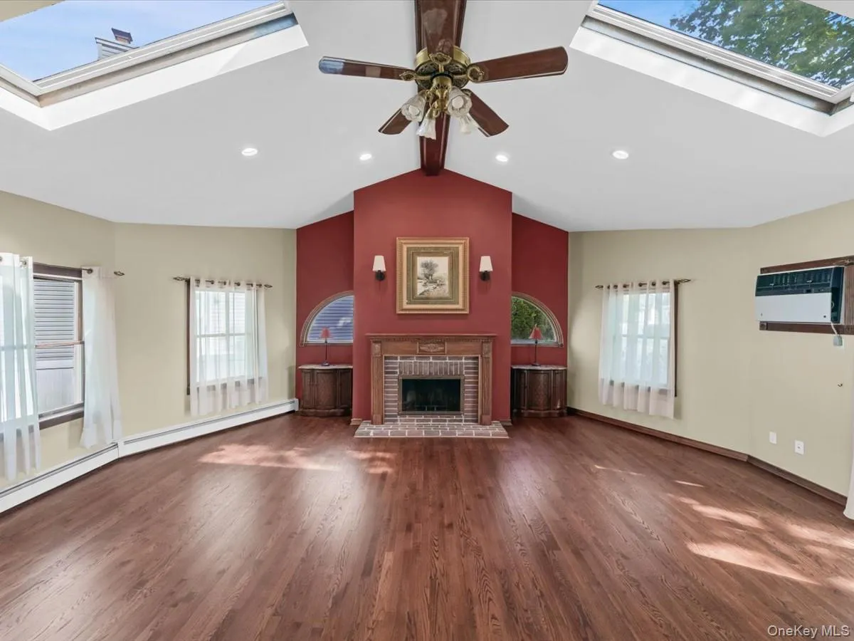 2 Tottenham Place, North Hempstead, NY, 2 Bedrooms Bedrooms, 6 Rooms Rooms,2 BathroomsBathrooms,Residential Lease,For Rent,Tottenham,0,992259 2 Tottenham Place, North Hempstead, NY, 2 Bedrooms Bedrooms, 6 Rooms Rooms,2 BathroomsBathrooms,Residential Lease,For Rent,Tottenham,0,992259