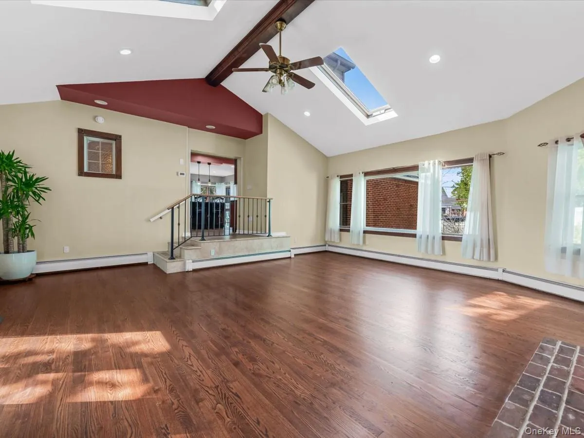 2 Tottenham Place, North Hempstead, NY, 2 Bedrooms Bedrooms, 6 Rooms Rooms,2 BathroomsBathrooms,Residential Lease,For Rent,Tottenham,0,992259 2 Tottenham Place, North Hempstead, NY, 2 Bedrooms Bedrooms, 6 Rooms Rooms,2 BathroomsBathrooms,Residential Lease,For Rent,Tottenham,0,992259