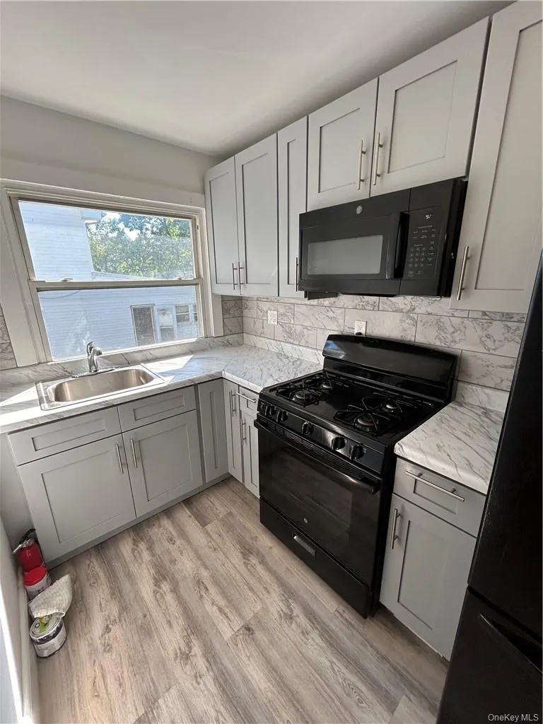 72 Soundview Street, New Rochelle, NY, 4 Bedrooms Bedrooms, 6 Rooms Rooms,2 BathroomsBathrooms,Residential Lease,For Rent,Soundview,0,992268 72 Soundview Street, New Rochelle, NY, 4 Bedrooms Bedrooms, 6 Rooms Rooms,2 BathroomsBathrooms,Residential Lease,For Rent,Soundview,0,992268