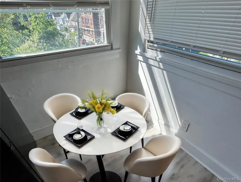 72 Soundview Street, New Rochelle, NY, 4 Bedrooms Bedrooms, 6 Rooms Rooms,2 BathroomsBathrooms,Residential Lease,For Rent,Soundview,0,992268 72 Soundview Street, New Rochelle, NY, 4 Bedrooms Bedrooms, 6 Rooms Rooms,2 BathroomsBathrooms,Residential Lease,For Rent,Soundview,0,992268