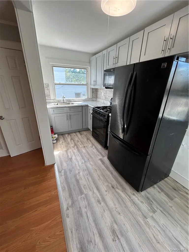 72 Soundview Street, New Rochelle, NY, 4 Bedrooms Bedrooms, 6 Rooms Rooms,2 BathroomsBathrooms,Residential Lease,For Rent,Soundview,0,992268 72 Soundview Street, New Rochelle, NY, 4 Bedrooms Bedrooms, 6 Rooms Rooms,2 BathroomsBathrooms,Residential Lease,For Rent,Soundview,0,992268