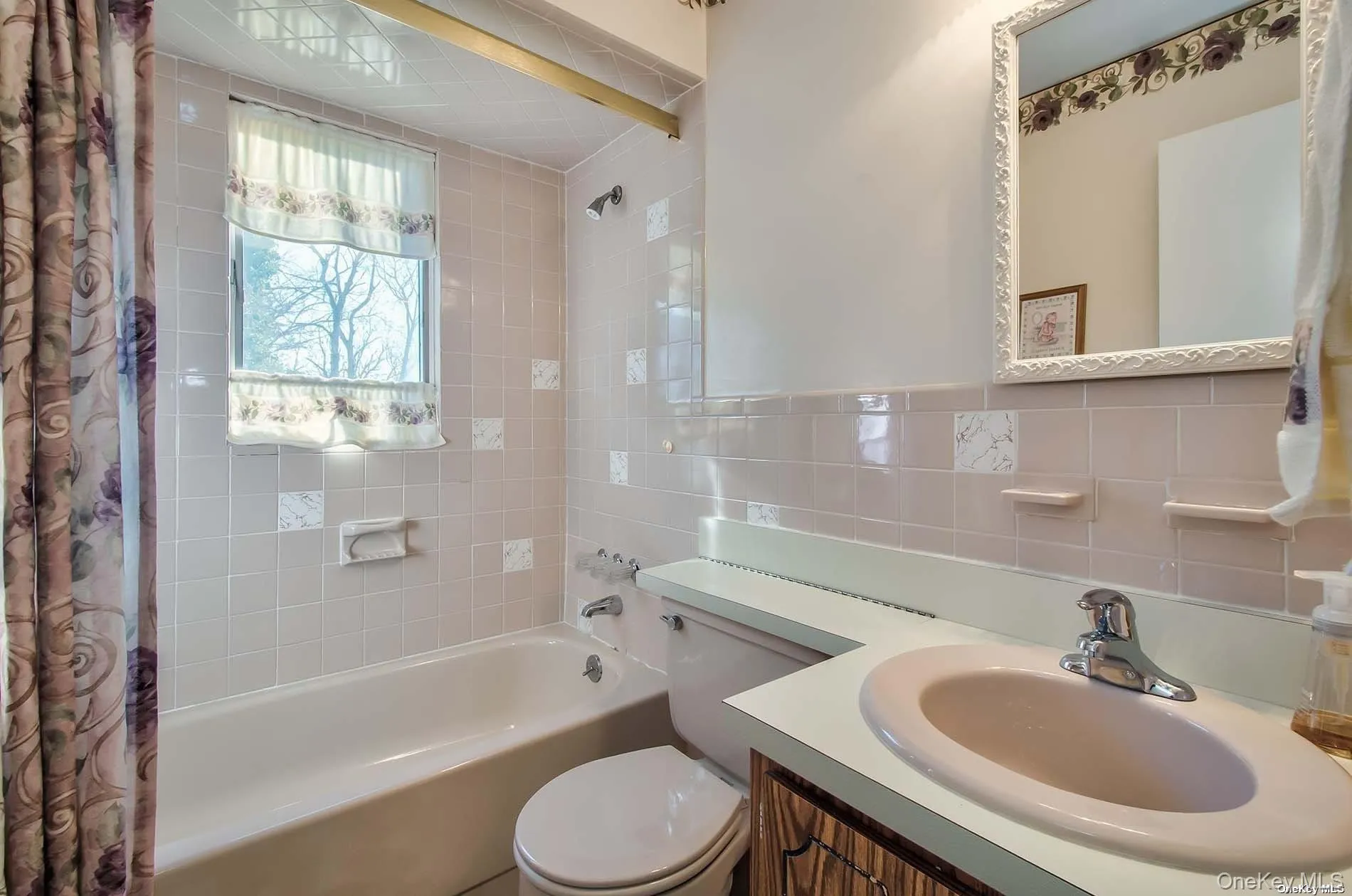 450 Lenox Road, Huntington, NY, 4 Bedrooms Bedrooms, 6 Rooms Rooms,2 BathroomsBathrooms,Residential Lease,For Rent,Lenox,0,992285 450 Lenox Road, Huntington, NY, 4 Bedrooms Bedrooms, 6 Rooms Rooms,2 BathroomsBathrooms,Residential Lease,For Rent,Lenox,0,992285
