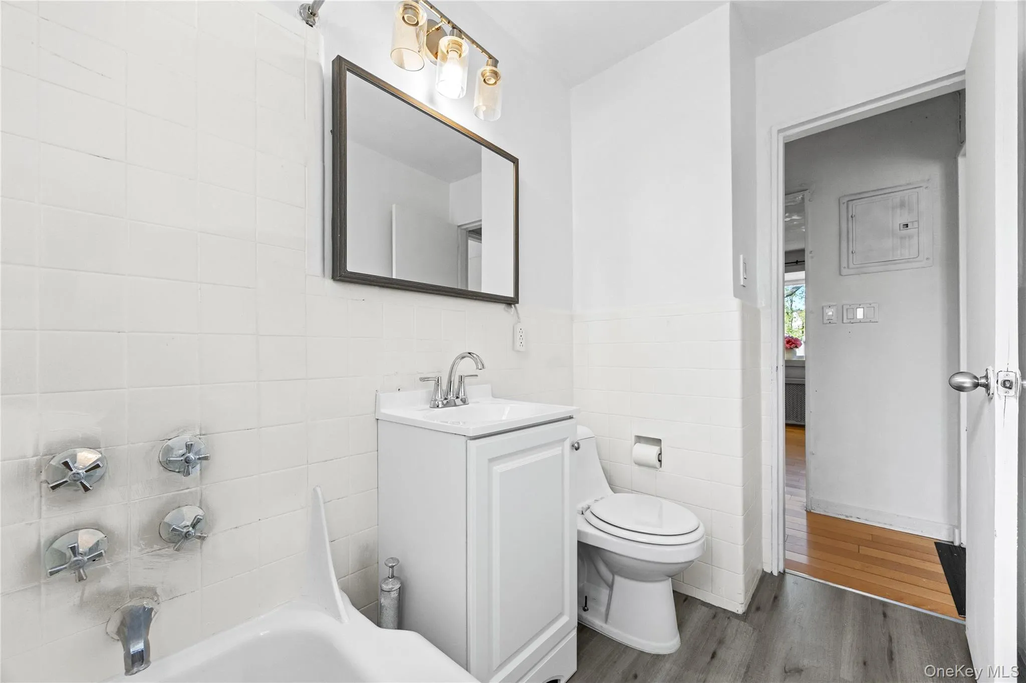 67-46 223rd Place, New York, NY, 1 Bedroom Bedrooms, 4 Rooms Rooms,1 BathroomBathrooms,Residential,For Rent,223rd,0,992295 67-46 223rd Place, New York, NY, 1 Bedroom Bedrooms, 4 Rooms Rooms,1 BathroomBathrooms,Residential,For Rent,223rd,0,992295