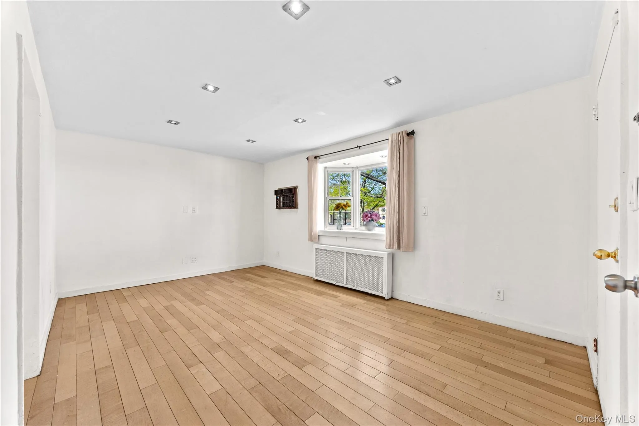 67-46 223rd Place, New York, NY, 1 Bedroom Bedrooms, 4 Rooms Rooms,1 BathroomBathrooms,Residential,For Rent,223rd,0,992295 67-46 223rd Place, New York, NY, 1 Bedroom Bedrooms, 4 Rooms Rooms,1 BathroomBathrooms,Residential,For Rent,223rd,0,992295