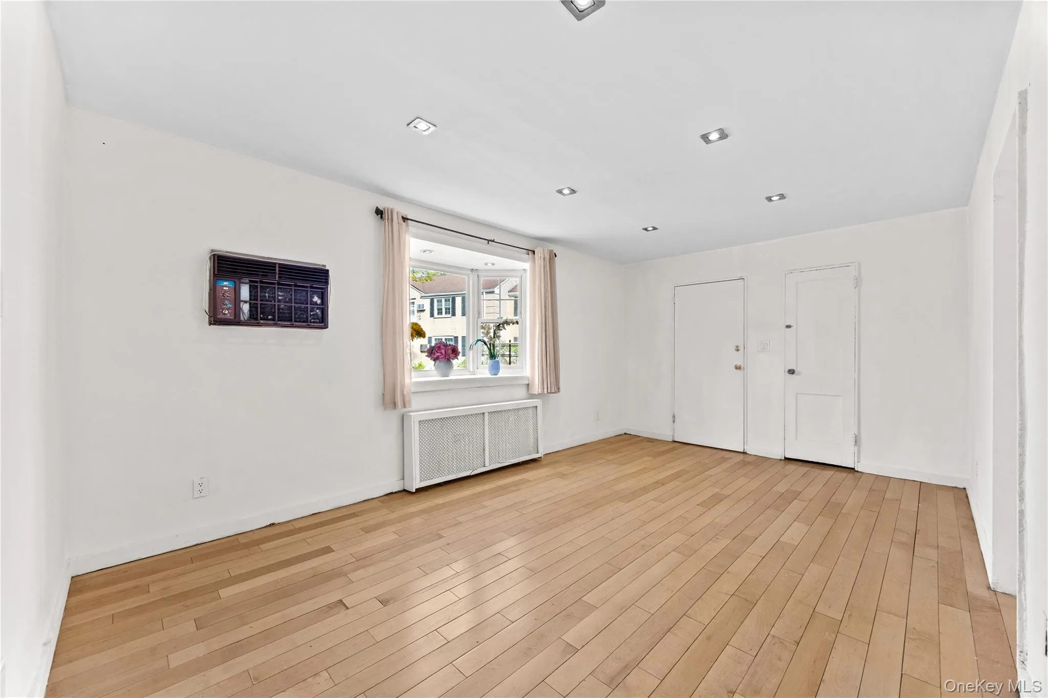 67-46 223rd Place, New York, NY, 1 Bedroom Bedrooms, 4 Rooms Rooms,1 BathroomBathrooms,Residential,For Rent,223rd,0,992295 67-46 223rd Place, New York, NY, 1 Bedroom Bedrooms, 4 Rooms Rooms,1 BathroomBathrooms,Residential,For Rent,223rd,0,992295