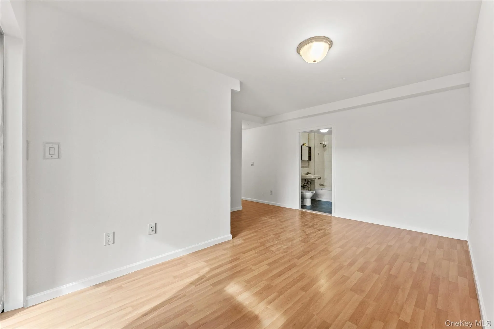 71-33 162nd Street, New York, NY, 2 Bedrooms Bedrooms, 5 Rooms Rooms,2 BathroomsBathrooms,Residential Lease,For Rent,162nd Street,0,992297 71-33 162nd Street, New York, NY, 2 Bedrooms Bedrooms, 5 Rooms Rooms,2 BathroomsBathrooms,Residential Lease,For Rent,162nd Street,0,992297