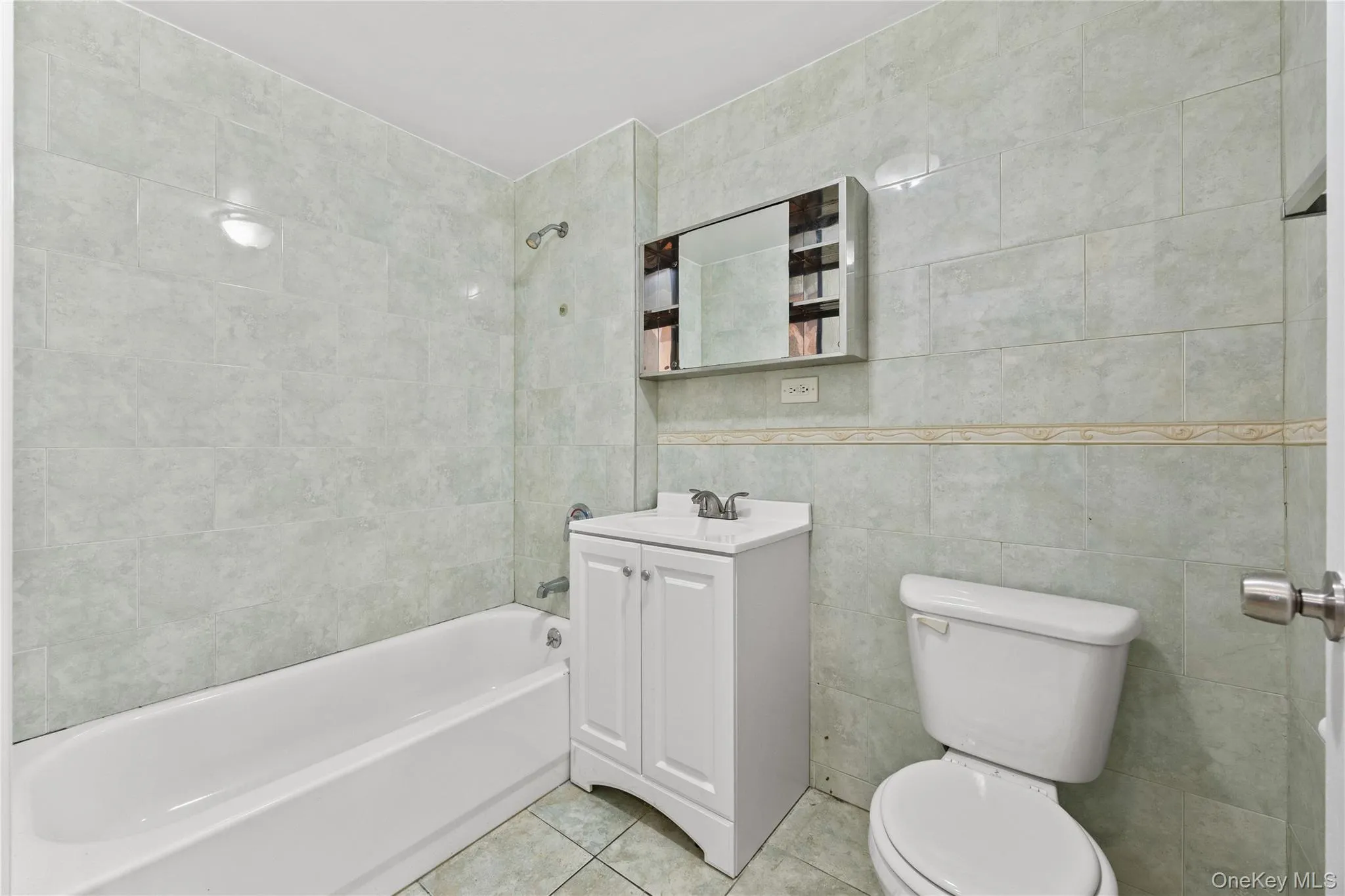 71-33 162nd Street, New York, NY, 2 Bedrooms Bedrooms, 5 Rooms Rooms,2 BathroomsBathrooms,Residential Lease,For Rent,162nd Street,0,992297 71-33 162nd Street, New York, NY, 2 Bedrooms Bedrooms, 5 Rooms Rooms,2 BathroomsBathrooms,Residential Lease,For Rent,162nd Street,0,992297