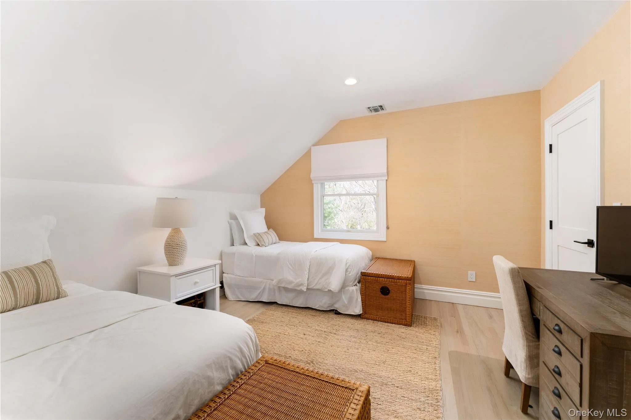 3 Bridies Path, Southampton, NY, 5 Bedrooms Bedrooms, 14 Rooms Rooms,5 BathroomsBathrooms,Residential,For Rent,Bridies,0,992304 3 Bridies Path, Southampton, NY, 5 Bedrooms Bedrooms, 14 Rooms Rooms,5 BathroomsBathrooms,Residential,For Rent,Bridies,0,992304