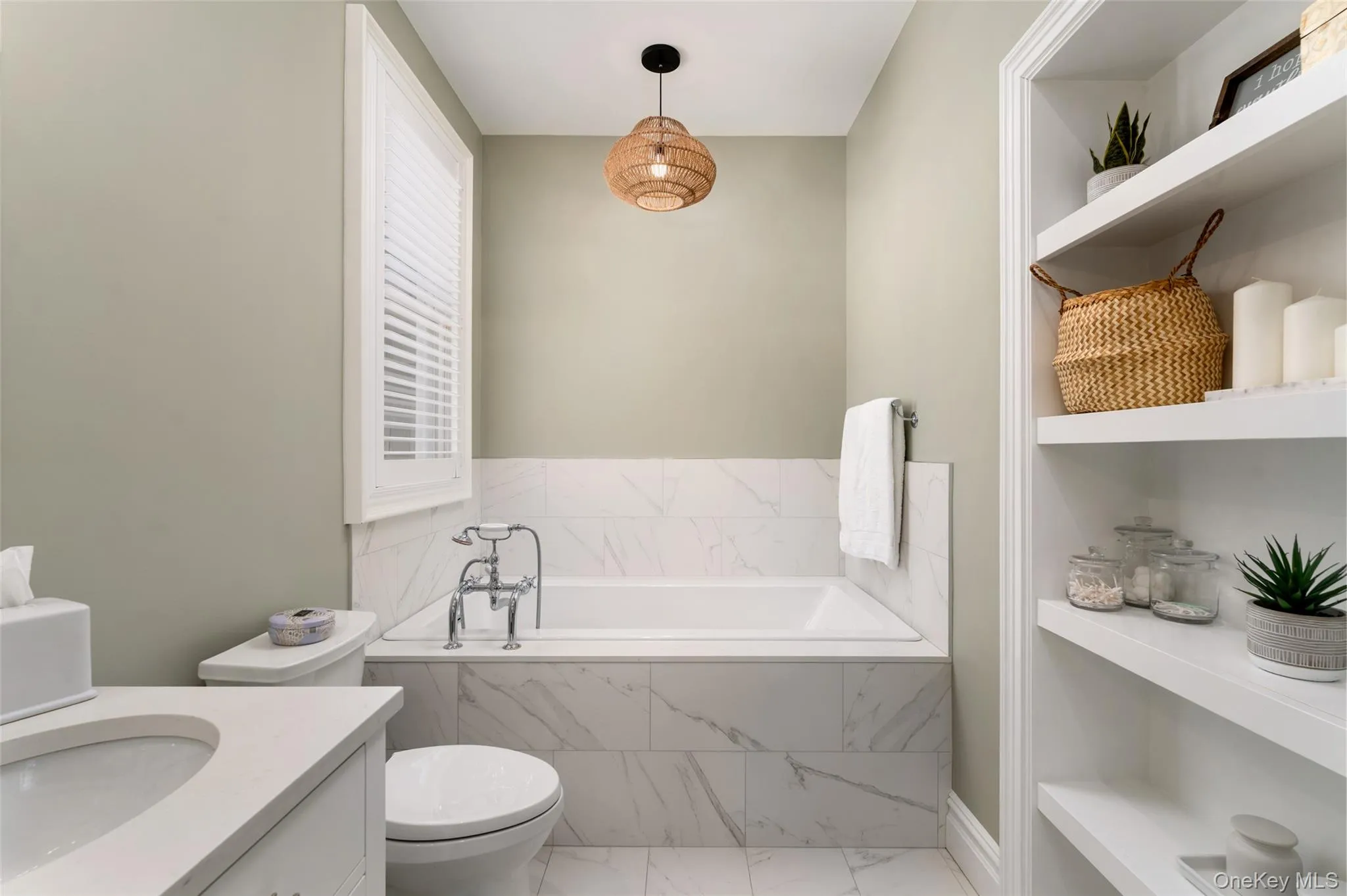 3 Bridies Path, Southampton, NY, 5 Bedrooms Bedrooms, 14 Rooms Rooms,5 BathroomsBathrooms,Residential,For Rent,Bridies,0,992304 3 Bridies Path, Southampton, NY, 5 Bedrooms Bedrooms, 14 Rooms Rooms,5 BathroomsBathrooms,Residential,For Rent,Bridies,0,992304