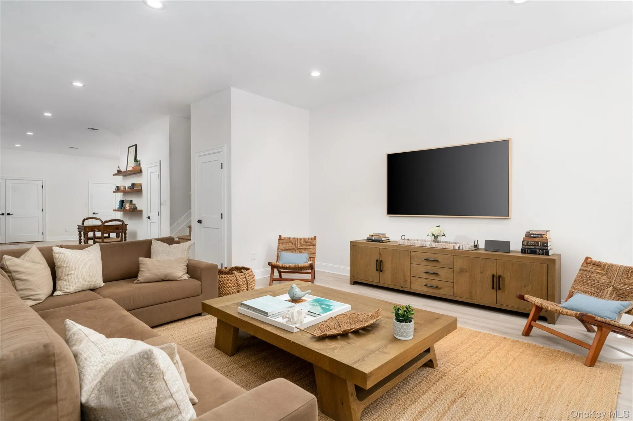 3 Bridies Path, Southampton, NY, 5 Bedrooms Bedrooms, 14 Rooms Rooms,5 BathroomsBathrooms,Residential,For Rent,Bridies,0,992304 3 Bridies Path, Southampton, NY, 5 Bedrooms Bedrooms, 14 Rooms Rooms,5 BathroomsBathrooms,Residential,For Rent,Bridies,0,992304