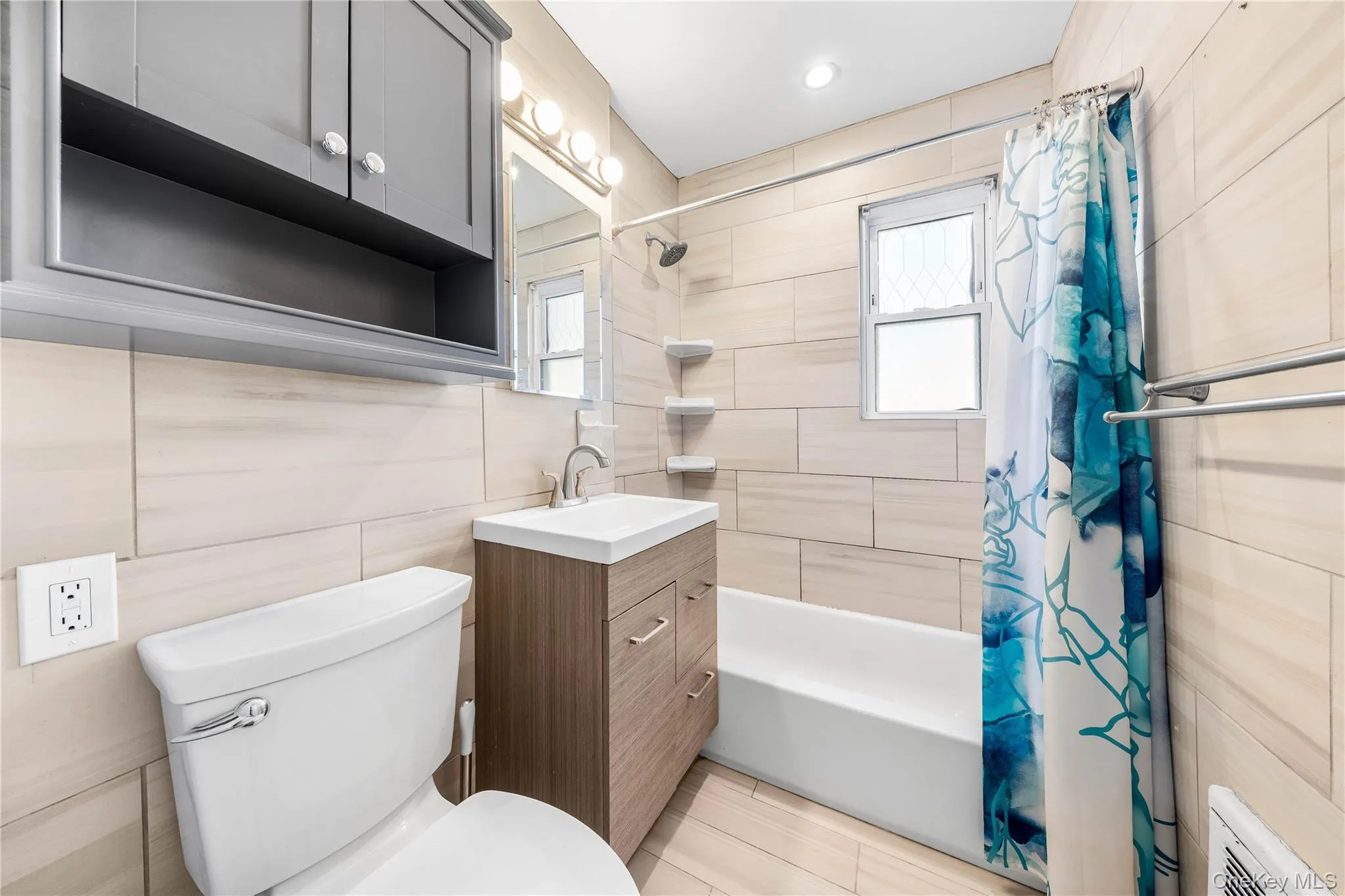 71-46 Little Neck Parkway, New York, NY, 1 Bedroom Bedrooms, 5 Rooms Rooms,1 BathroomBathrooms,Residential,For Rent,Little Neck,0,992308 71-46 Little Neck Parkway, New York, NY, 1 Bedroom Bedrooms, 5 Rooms Rooms,1 BathroomBathrooms,Residential,For Rent,Little Neck,0,992308