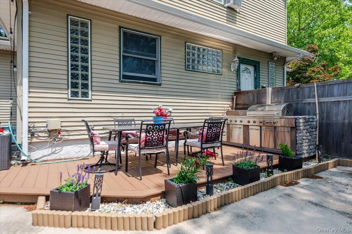 35 Cooke Avenue, Brookhaven, NY, 4 Bedrooms Bedrooms, 10 Rooms Rooms,3 BathroomsBathrooms,Residential,For Rent,Cooke,0,992339 35 Cooke Avenue, Brookhaven, NY, 4 Bedrooms Bedrooms, 10 Rooms Rooms,3 BathroomsBathrooms,Residential,For Rent,Cooke,0,992339