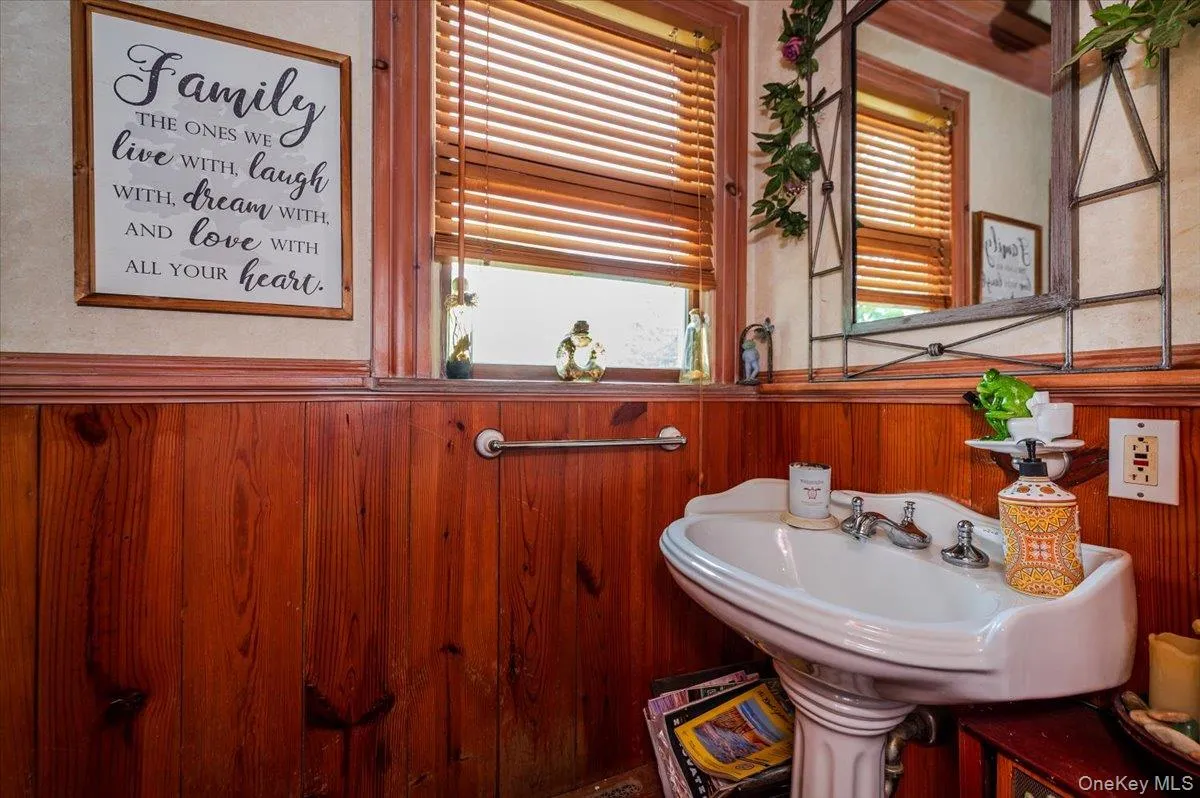 35 Cooke Avenue, Brookhaven, NY, 4 Bedrooms Bedrooms, 10 Rooms Rooms,3 BathroomsBathrooms,Residential,For Rent,Cooke,0,992339 35 Cooke Avenue, Brookhaven, NY, 4 Bedrooms Bedrooms, 10 Rooms Rooms,3 BathroomsBathrooms,Residential,For Rent,Cooke,0,992339