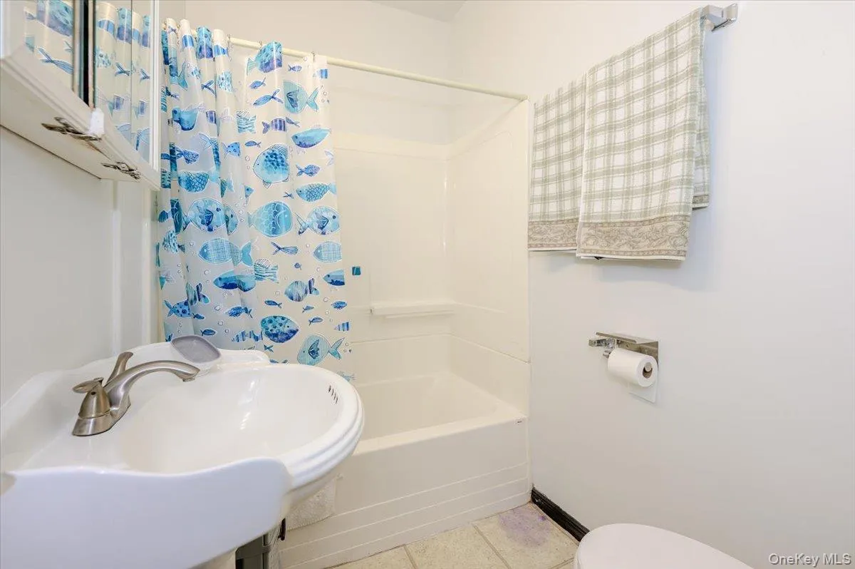 35 Cooke Avenue, Brookhaven, NY, 4 Bedrooms Bedrooms, 10 Rooms Rooms,3 BathroomsBathrooms,Residential,For Rent,Cooke,0,992339 35 Cooke Avenue, Brookhaven, NY, 4 Bedrooms Bedrooms, 10 Rooms Rooms,3 BathroomsBathrooms,Residential,For Rent,Cooke,0,992339