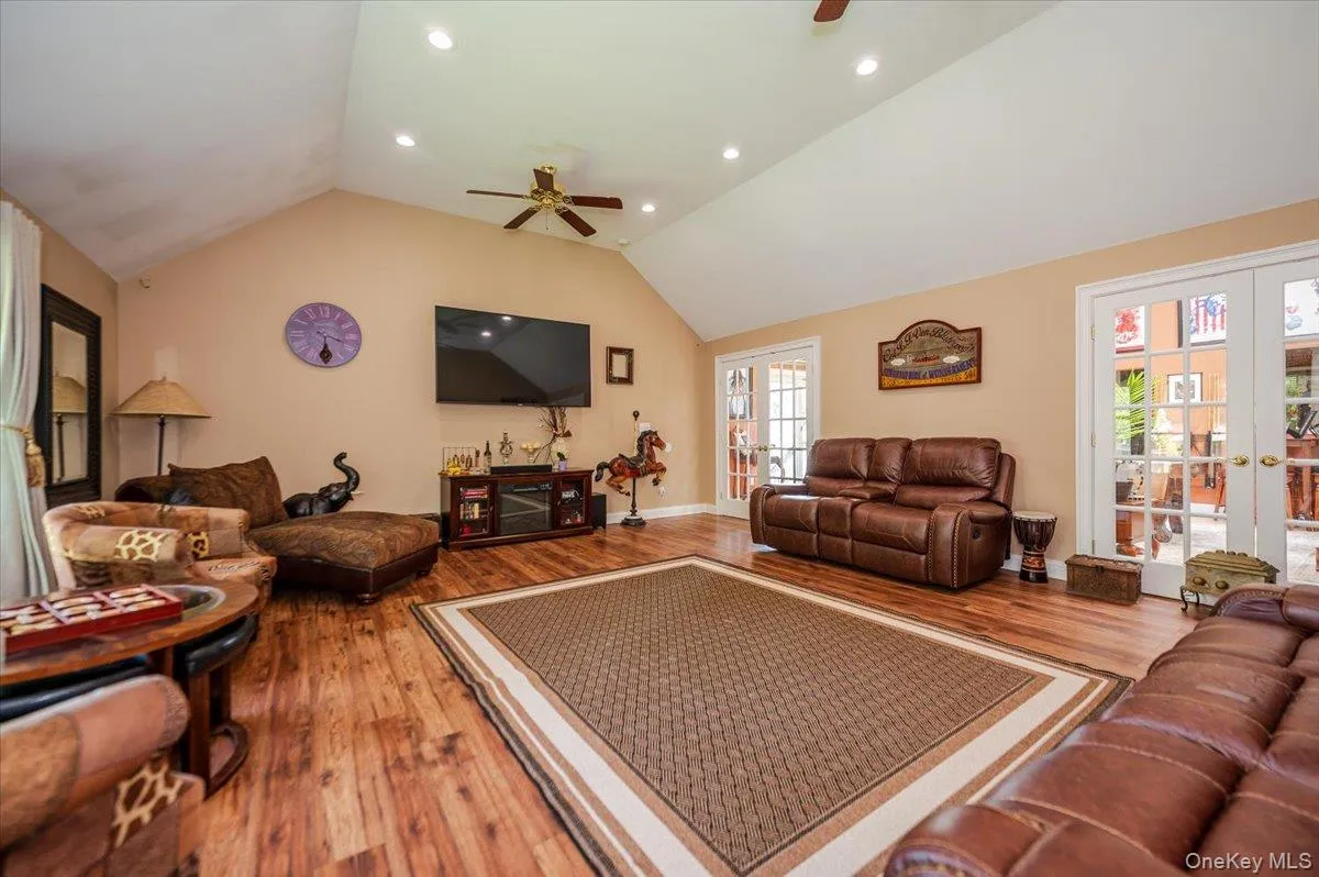 35 Cooke Avenue, Brookhaven, NY, 4 Bedrooms Bedrooms, 10 Rooms Rooms,3 BathroomsBathrooms,Residential,For Rent,Cooke,0,992339 35 Cooke Avenue, Brookhaven, NY, 4 Bedrooms Bedrooms, 10 Rooms Rooms,3 BathroomsBathrooms,Residential,For Rent,Cooke,0,992339