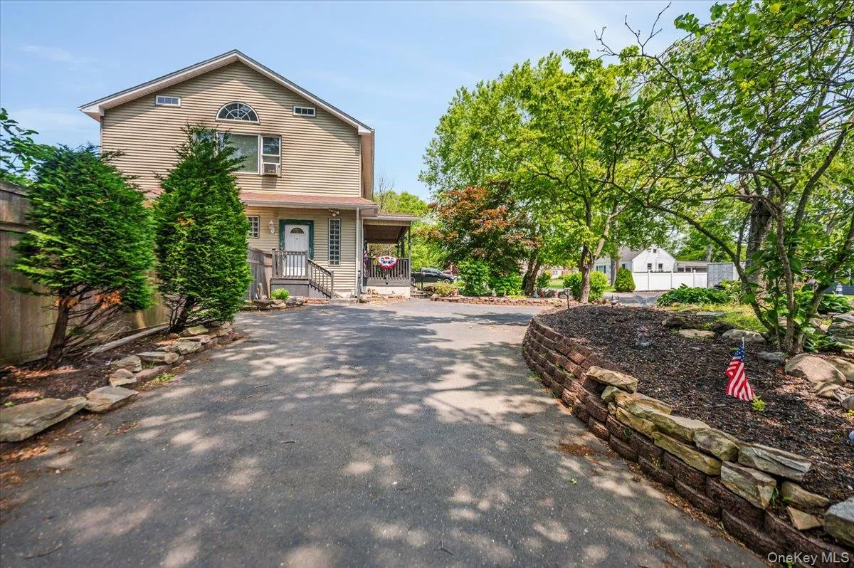 35 Cooke Avenue, Brookhaven, NY, 4 Bedrooms Bedrooms, 10 Rooms Rooms,3 BathroomsBathrooms,Residential,For Rent,Cooke,0,992339 35 Cooke Avenue, Brookhaven, NY, 4 Bedrooms Bedrooms, 10 Rooms Rooms,3 BathroomsBathrooms,Residential,For Rent,Cooke,0,992339