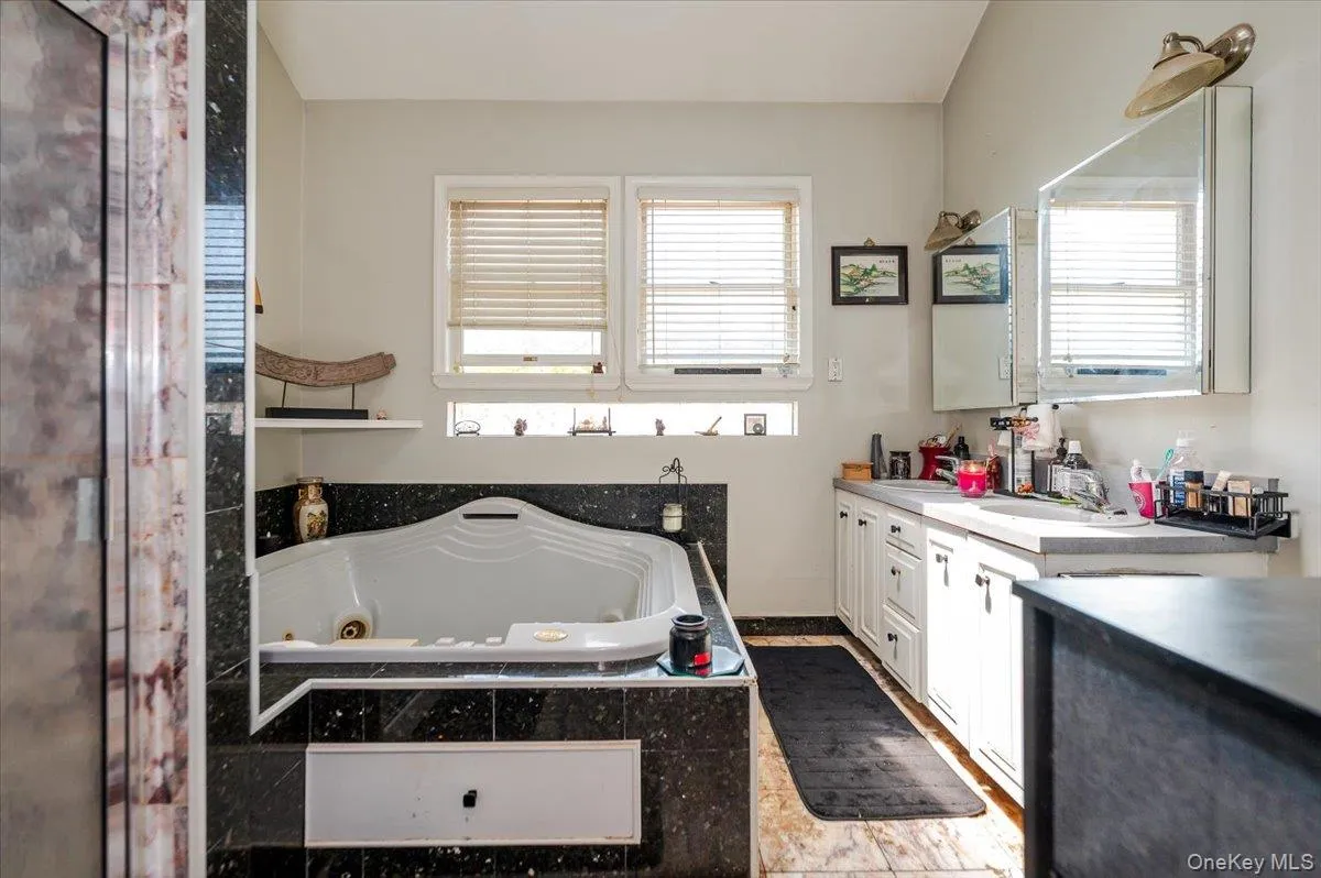 35 Cooke Avenue, Brookhaven, NY, 4 Bedrooms Bedrooms, 10 Rooms Rooms,3 BathroomsBathrooms,Residential,For Rent,Cooke,0,992339 35 Cooke Avenue, Brookhaven, NY, 4 Bedrooms Bedrooms, 10 Rooms Rooms,3 BathroomsBathrooms,Residential,For Rent,Cooke,0,992339