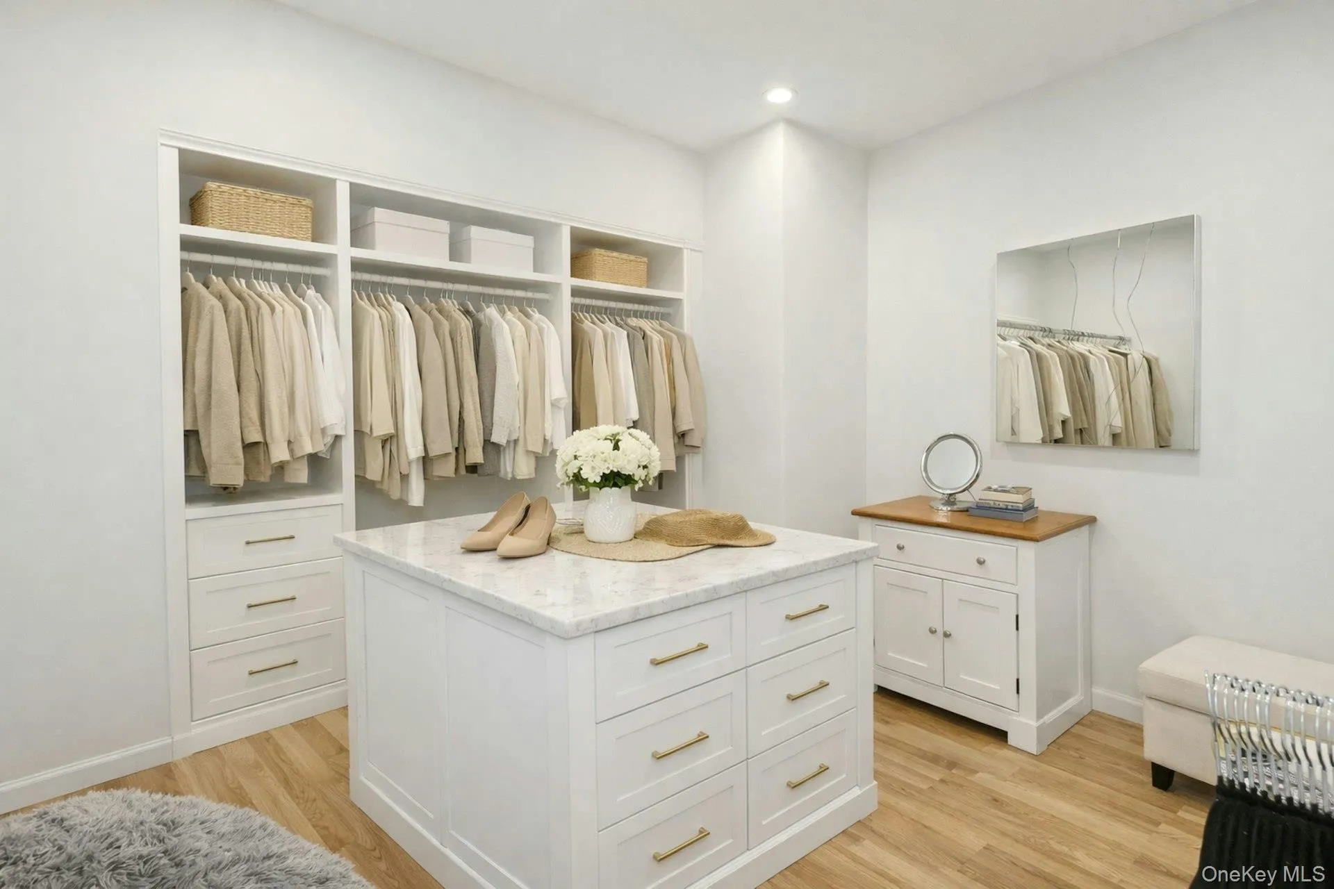 Virtual Suggestion for Corner Walk-in Closet Virtual Suggestion for Corner Walk-in Closet