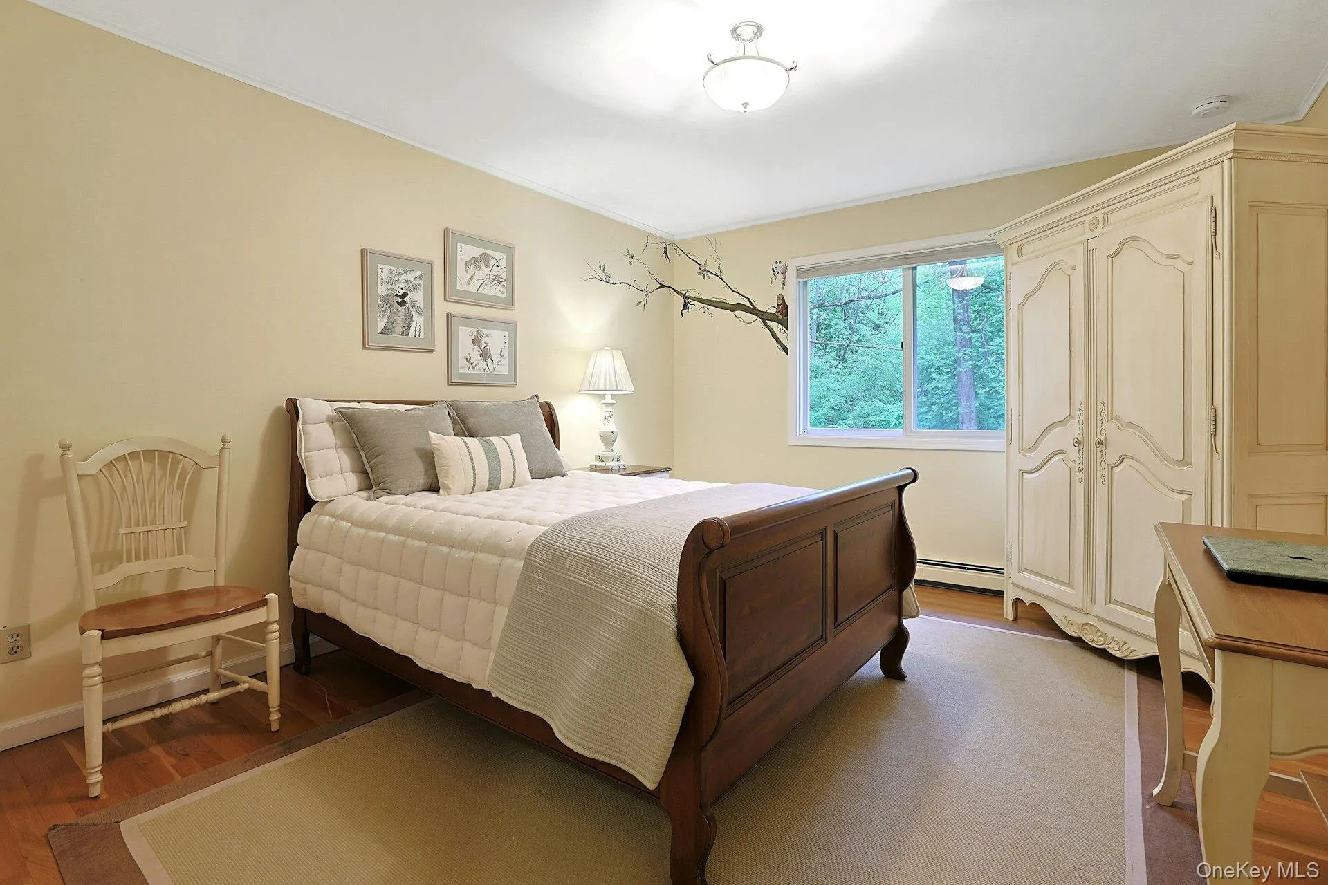 Bedroom #4 , with Custom Animal Murals Bedroom #4 , with Custom Animal Murals