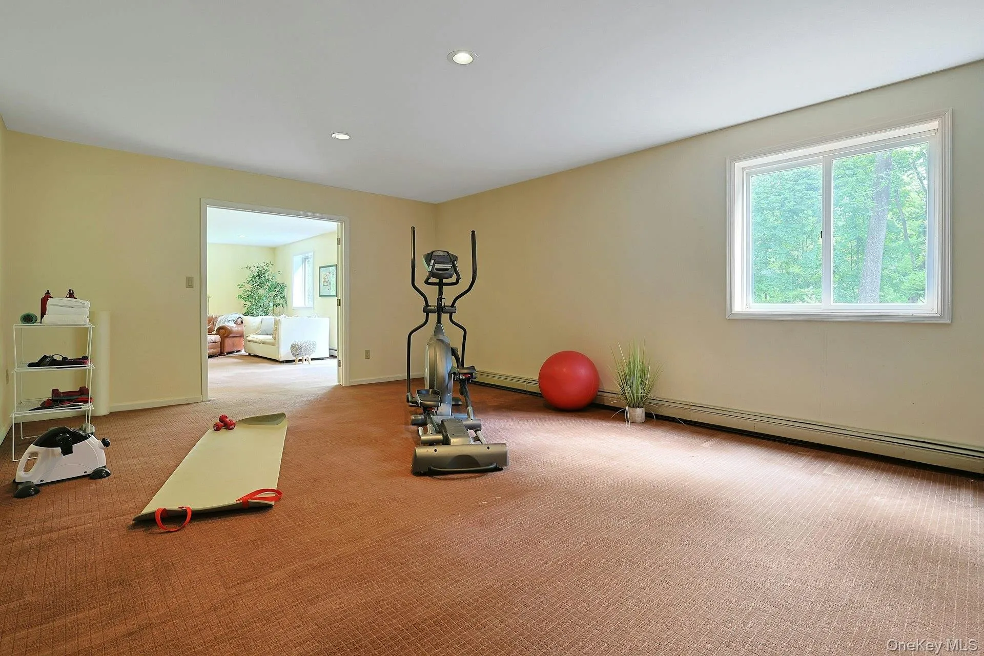 Additional Room Ideal for Office, Guests, Gym, ... Additional Room Ideal for Office, Guests, Gym, ...
