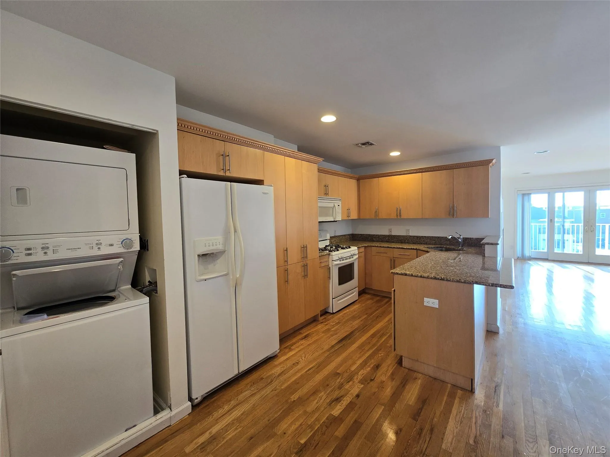 269 Broadway, Long Beach, NY, 3 Bedrooms Bedrooms, 6 Rooms Rooms,2 BathroomsBathrooms,Residential Lease,For Rent,Broadway,0,992385 269 Broadway, Long Beach, NY, 3 Bedrooms Bedrooms, 6 Rooms Rooms,2 BathroomsBathrooms,Residential Lease,For Rent,Broadway,0,992385