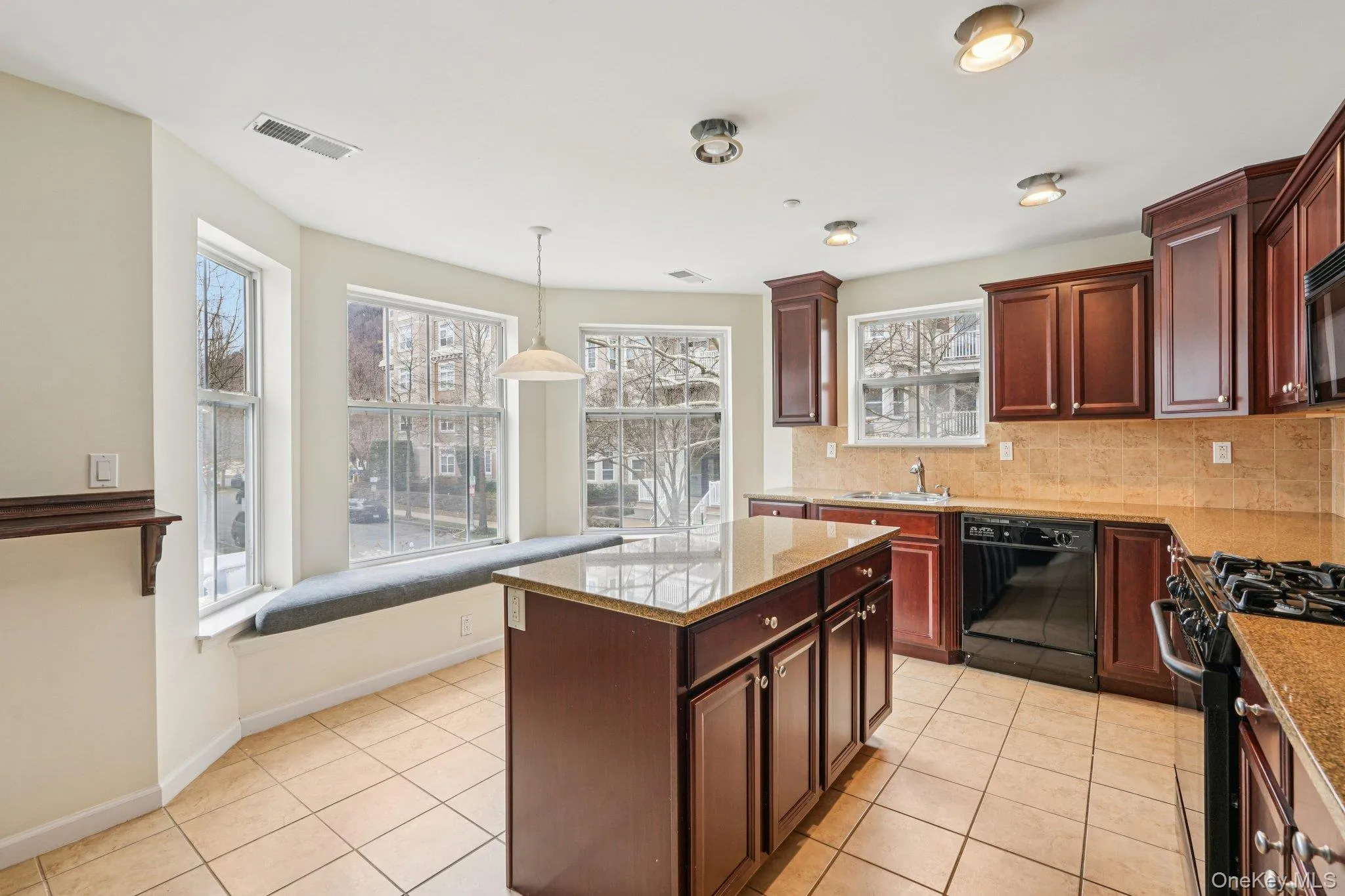 2 Leeward Drive, Haverstraw, NY, 2 Bedrooms Bedrooms, 8 Rooms Rooms,2 BathroomsBathrooms,Residential Lease,For Rent,Leeward,0,992398 2 Leeward Drive, Haverstraw, NY, 2 Bedrooms Bedrooms, 8 Rooms Rooms,2 BathroomsBathrooms,Residential Lease,For Rent,Leeward,0,992398