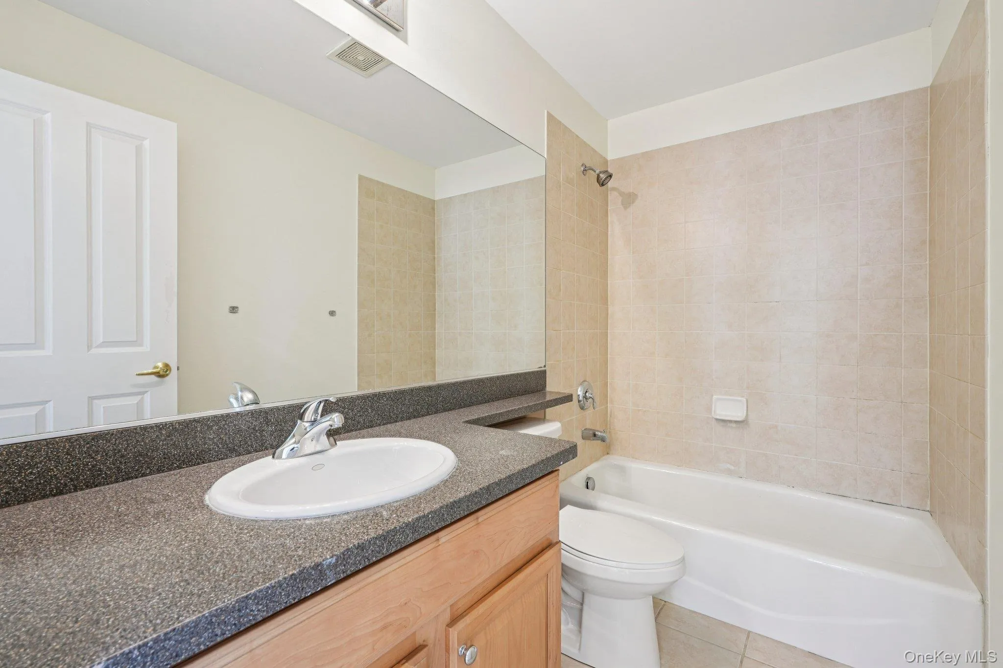 2 Leeward Drive, Haverstraw, NY, 2 Bedrooms Bedrooms, 8 Rooms Rooms,2 BathroomsBathrooms,Residential Lease,For Rent,Leeward,0,992398 2 Leeward Drive, Haverstraw, NY, 2 Bedrooms Bedrooms, 8 Rooms Rooms,2 BathroomsBathrooms,Residential Lease,For Rent,Leeward,0,992398