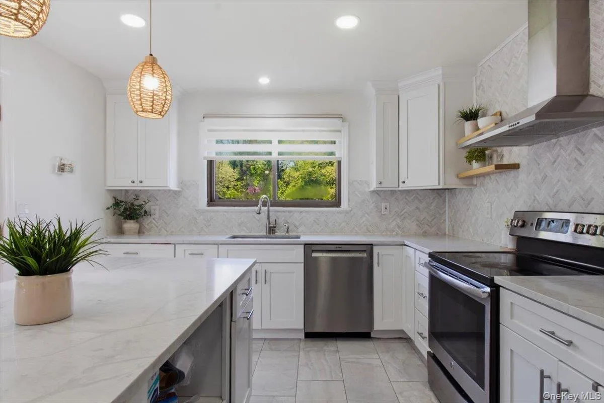 40 Donald Drive, Greenburgh, NY, 4 Bedrooms Bedrooms, 8 Rooms Rooms,3 BathroomsBathrooms,Residential,For Rent,Donald,0,992422 40 Donald Drive, Greenburgh, NY, 4 Bedrooms Bedrooms, 8 Rooms Rooms,3 BathroomsBathrooms,Residential,For Rent,Donald,0,992422