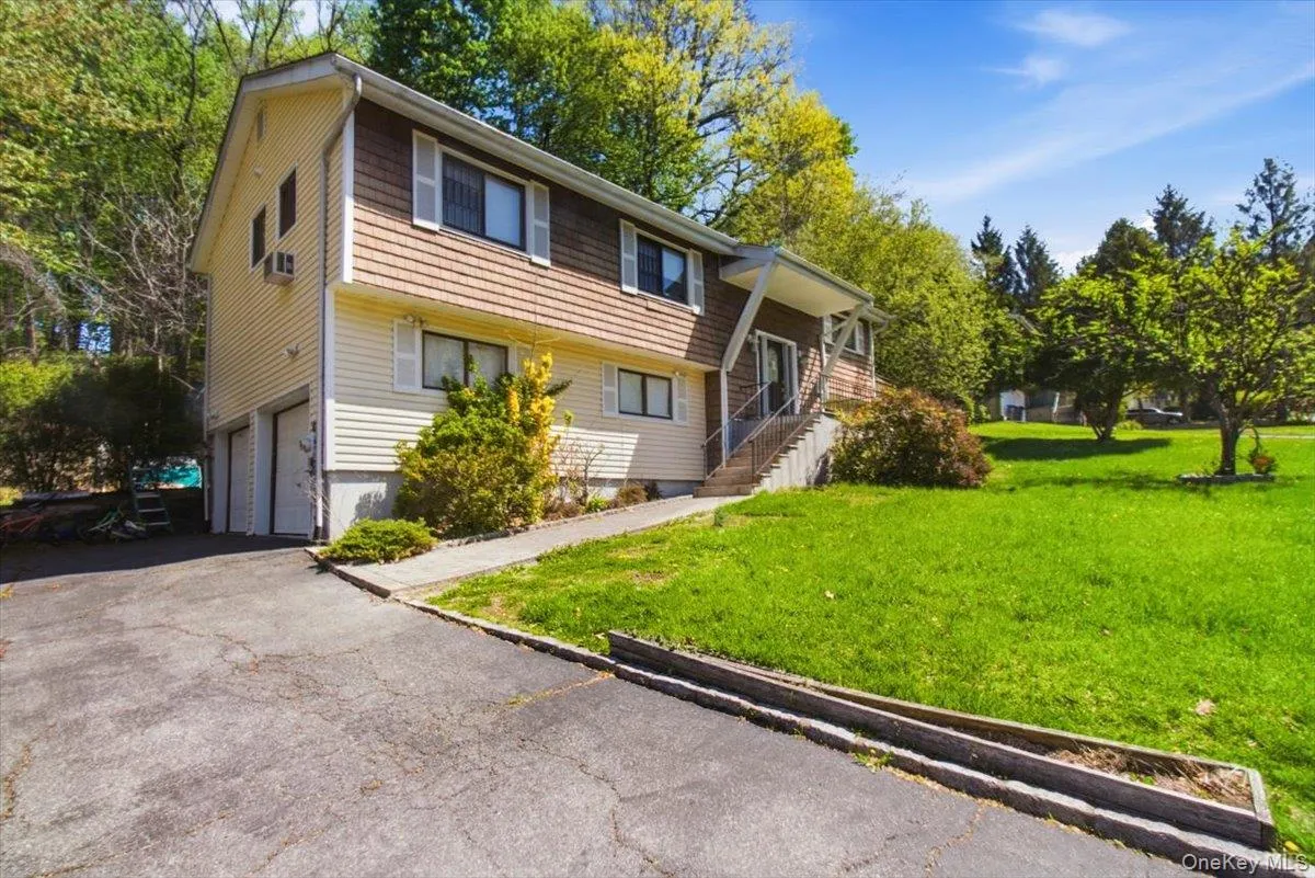 40 Donald Drive, Greenburgh, NY, 4 Bedrooms Bedrooms, 8 Rooms Rooms,3 BathroomsBathrooms,Residential,For Rent,Donald,0,992422 40 Donald Drive, Greenburgh, NY, 4 Bedrooms Bedrooms, 8 Rooms Rooms,3 BathroomsBathrooms,Residential,For Rent,Donald,0,992422
