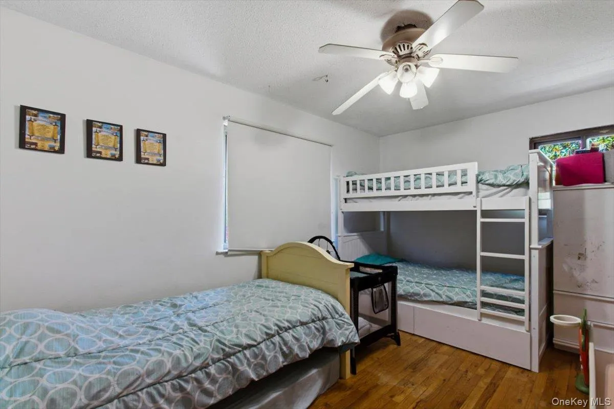40 Donald Drive, Greenburgh, NY, 4 Bedrooms Bedrooms, 8 Rooms Rooms,3 BathroomsBathrooms,Residential,For Rent,Donald,0,992422 40 Donald Drive, Greenburgh, NY, 4 Bedrooms Bedrooms, 8 Rooms Rooms,3 BathroomsBathrooms,Residential,For Rent,Donald,0,992422