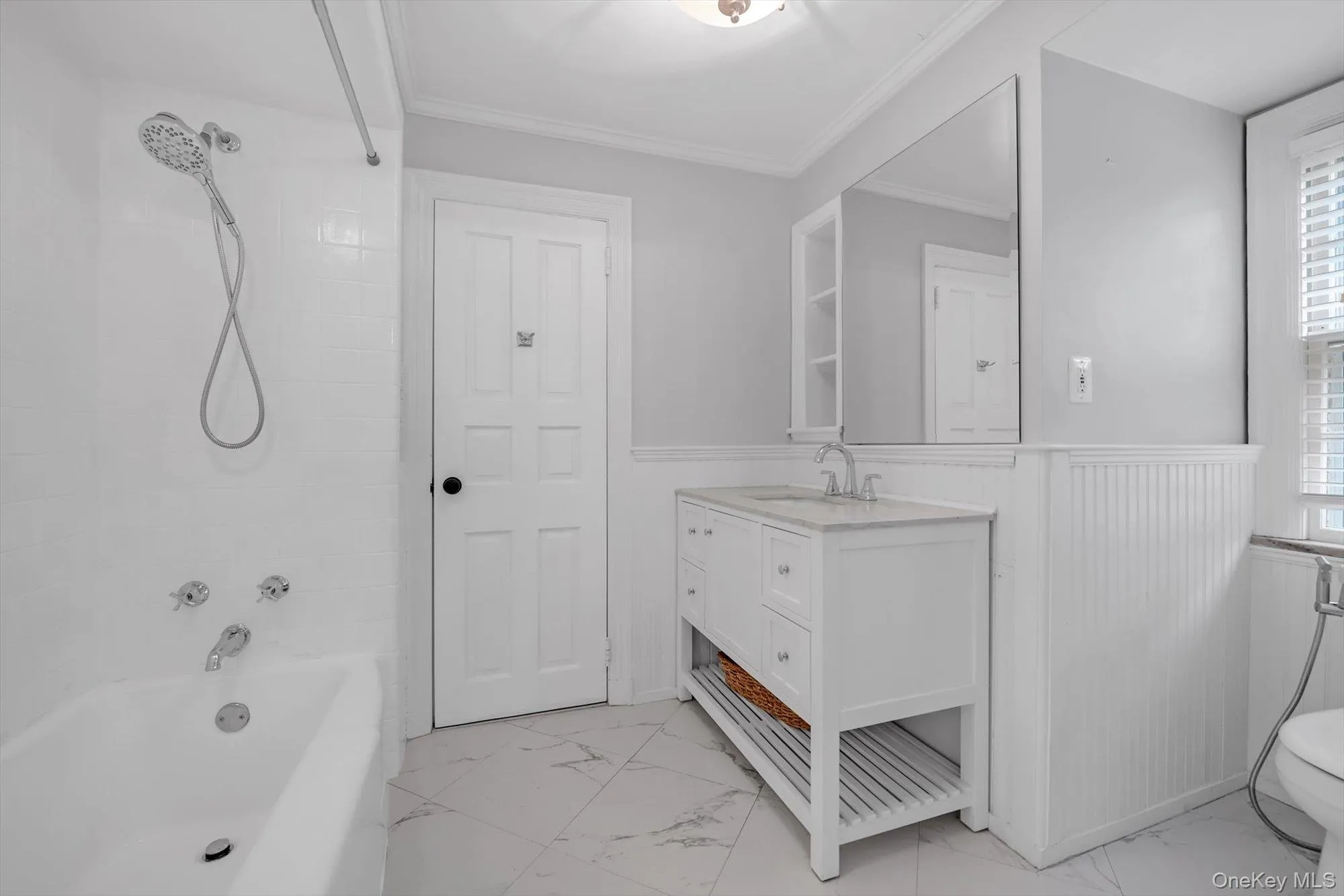 10 Hidden Pond, Oyster Bay, NY, 7 Bedrooms Bedrooms, 12 Rooms Rooms,4 BathroomsBathrooms,Residential Lease,For Rent,Hidden Pond,0,992427 10 Hidden Pond, Oyster Bay, NY, 7 Bedrooms Bedrooms, 12 Rooms Rooms,4 BathroomsBathrooms,Residential Lease,For Rent,Hidden Pond,0,992427
