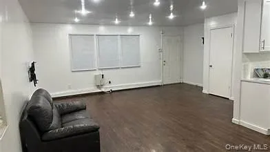 16726 108th Drive, New York, NY, 3 Bedrooms Bedrooms, 8 Rooms Rooms,2 BathroomsBathrooms,Residential Lease,For Rent,108th,0,992468 16726 108th Drive, New York, NY, 3 Bedrooms Bedrooms, 8 Rooms Rooms,2 BathroomsBathrooms,Residential Lease,For Rent,108th,0,992468
