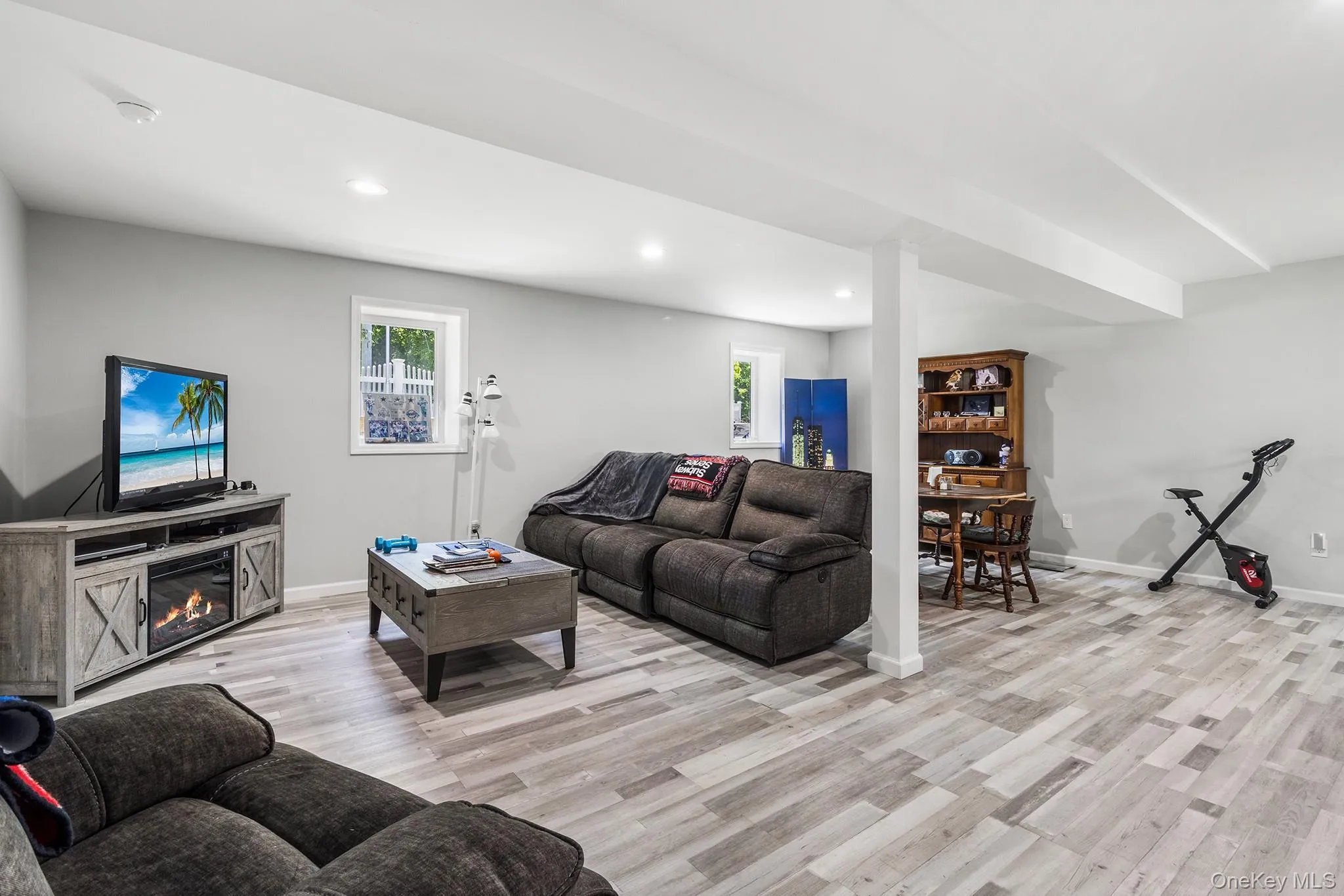 49 Oakdale Avenue, Brookhaven, NY, 4 Bedrooms Bedrooms, 7 Rooms Rooms,2 BathroomsBathrooms,Residential,For Rent,Oakdale,0,992469 49 Oakdale Avenue, Brookhaven, NY, 4 Bedrooms Bedrooms, 7 Rooms Rooms,2 BathroomsBathrooms,Residential,For Rent,Oakdale,0,992469