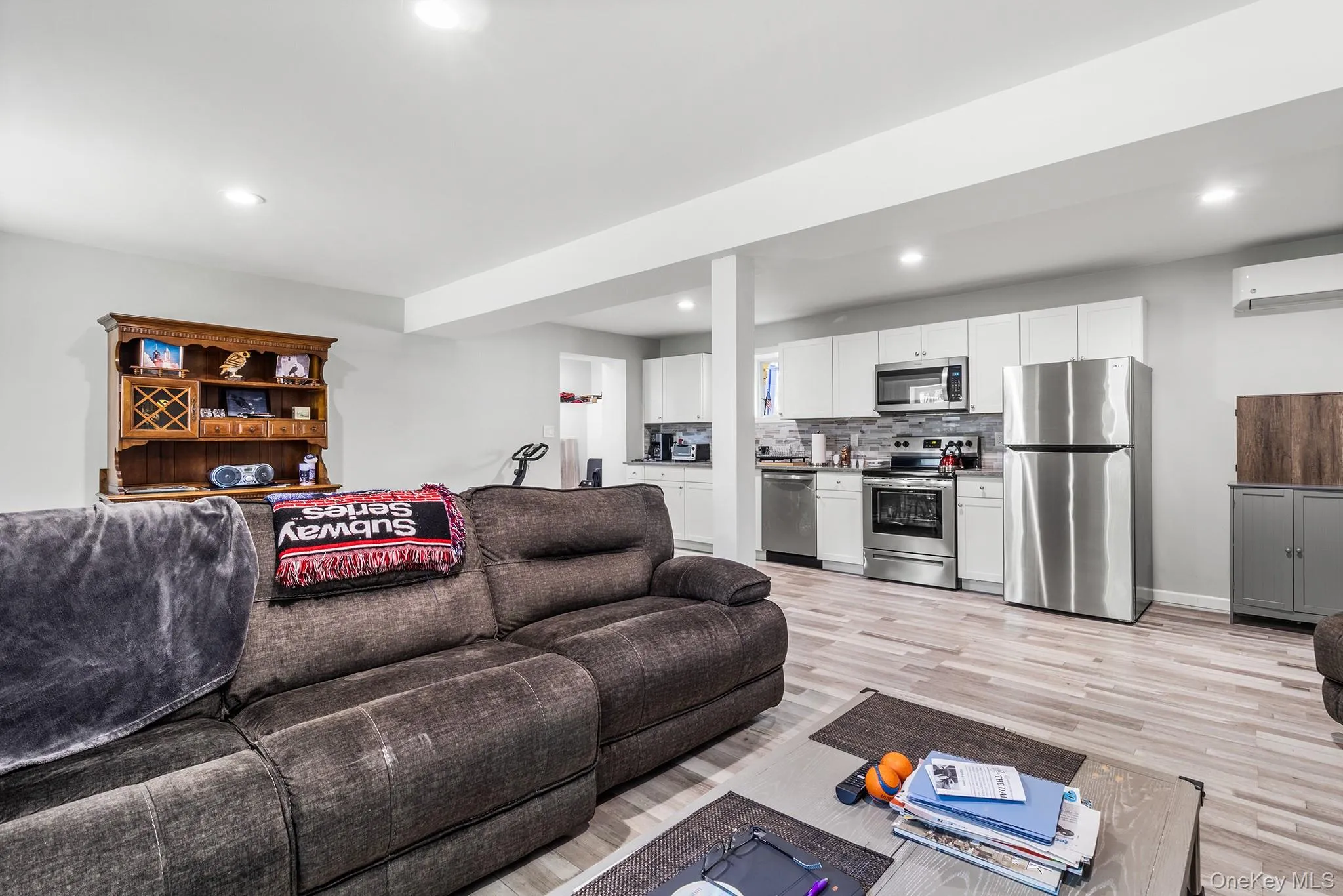 49 Oakdale Avenue, Brookhaven, NY, 4 Bedrooms Bedrooms, 7 Rooms Rooms,2 BathroomsBathrooms,Residential,For Rent,Oakdale,0,992469 49 Oakdale Avenue, Brookhaven, NY, 4 Bedrooms Bedrooms, 7 Rooms Rooms,2 BathroomsBathrooms,Residential,For Rent,Oakdale,0,992469