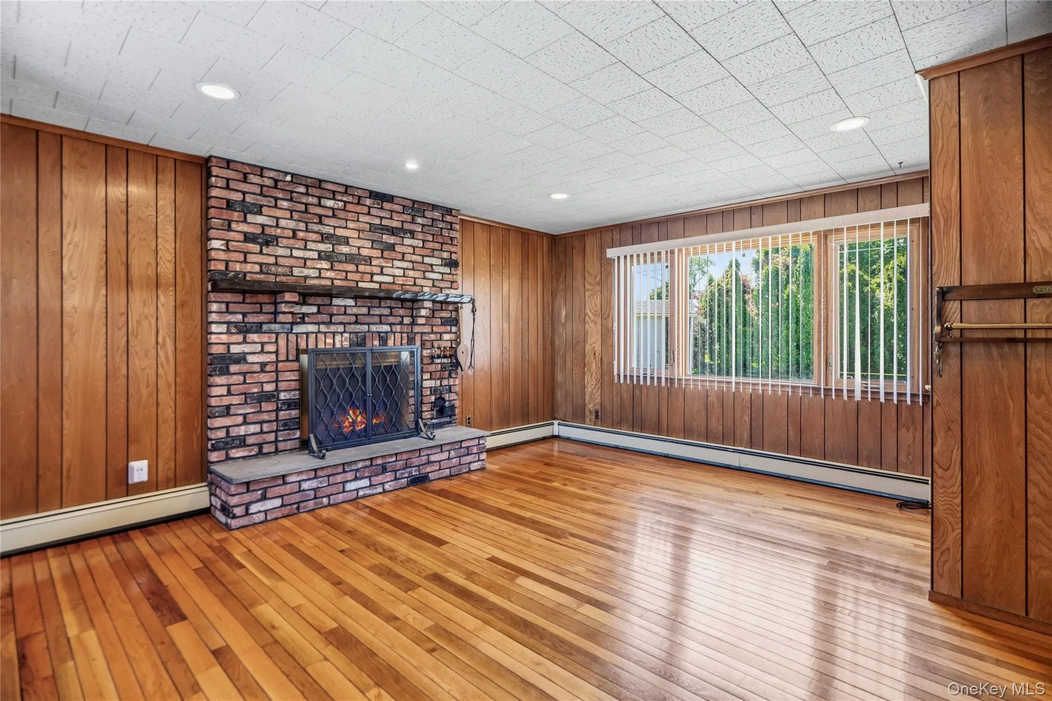 14 Harbor Lane, Oyster Bay, NY, 4 Bedrooms Bedrooms, 8 Rooms Rooms,2 BathroomsBathrooms,Residential Lease,For Rent,Harbor,0,992476 14 Harbor Lane, Oyster Bay, NY, 4 Bedrooms Bedrooms, 8 Rooms Rooms,2 BathroomsBathrooms,Residential Lease,For Rent,Harbor,0,992476