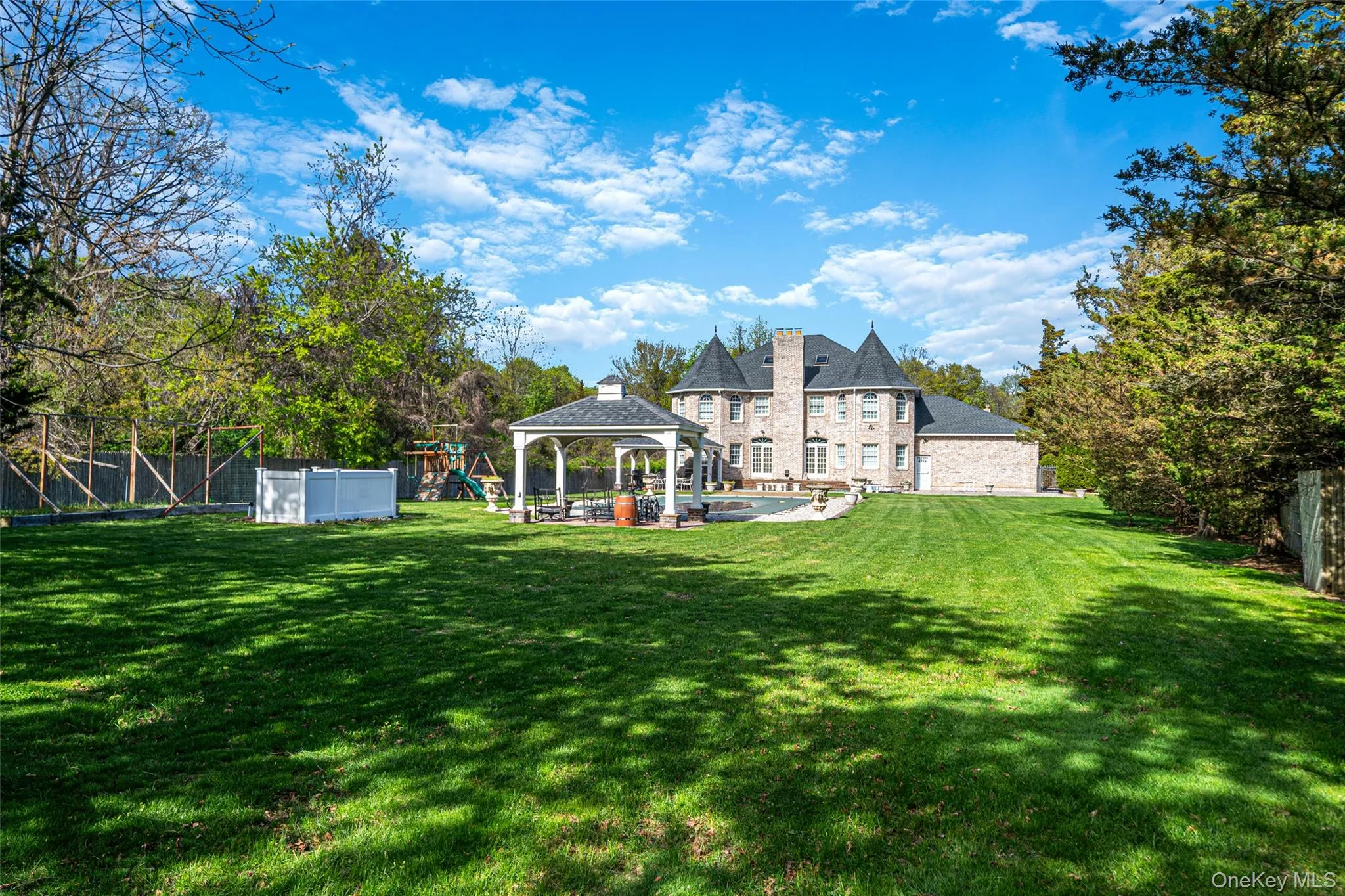 2 Deepwells Lane, Smithtown, NY, 5 Bedrooms Bedrooms, 10 Rooms Rooms,3 BathroomsBathrooms,Residential,For Rent,Deepwells,0,KEY992489 2 Deepwells Lane, Smithtown, NY, 5 Bedrooms Bedrooms, 10 Rooms Rooms,3 BathroomsBathrooms,Residential,For Rent,Deepwells,0,KEY992489