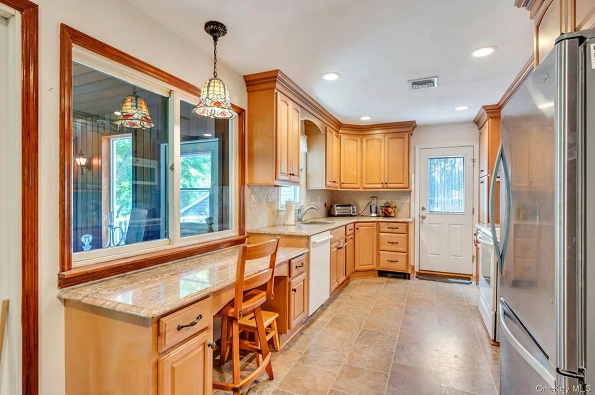 50 Soundview Drive, Smithtown, NY, 3 Bedrooms Bedrooms, 8 Rooms Rooms,3 BathroomsBathrooms,Residential,For Rent,Soundview,0,992501 50 Soundview Drive, Smithtown, NY, 3 Bedrooms Bedrooms, 8 Rooms Rooms,3 BathroomsBathrooms,Residential,For Rent,Soundview,0,992501