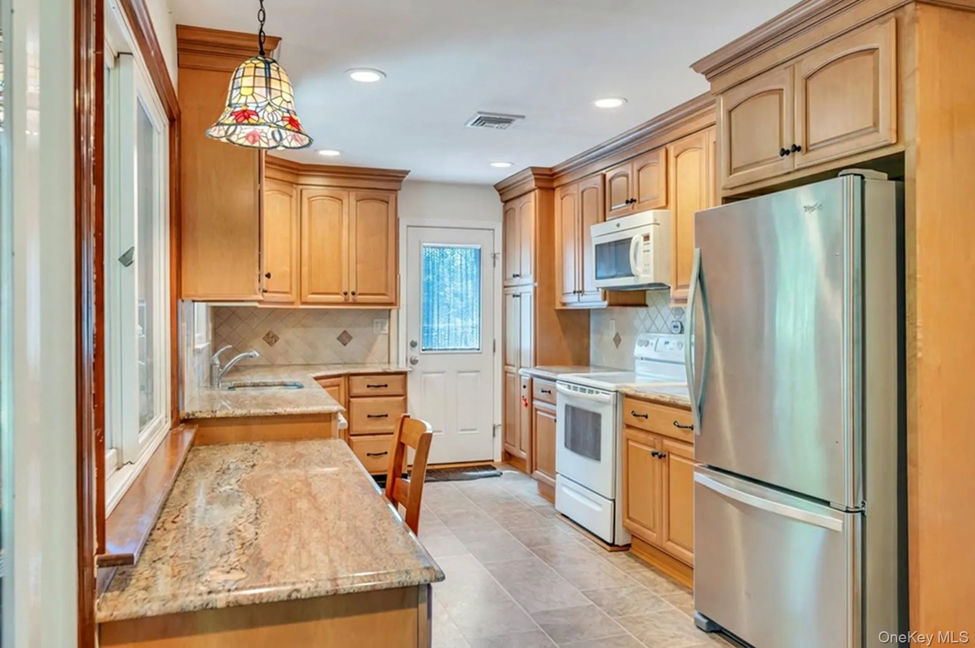 50 Soundview Drive, Smithtown, NY, 3 Bedrooms Bedrooms, 8 Rooms Rooms,3 BathroomsBathrooms,Residential,For Rent,Soundview,0,992501 50 Soundview Drive, Smithtown, NY, 3 Bedrooms Bedrooms, 8 Rooms Rooms,3 BathroomsBathrooms,Residential,For Rent,Soundview,0,992501