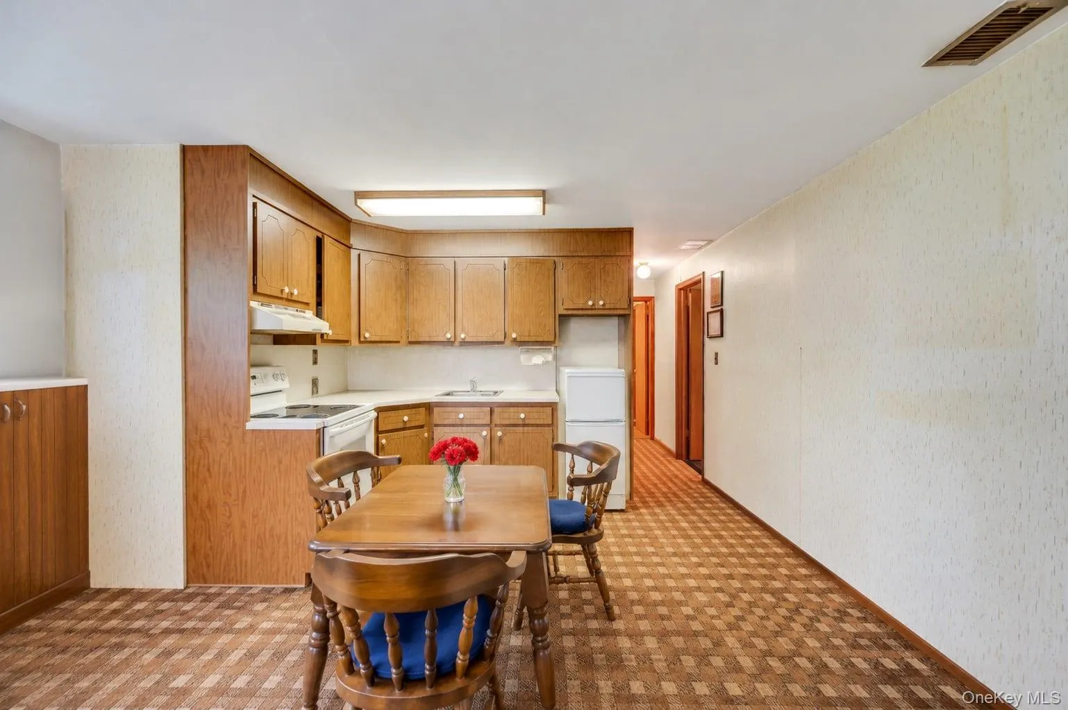 50 Soundview Drive, Smithtown, NY, 3 Bedrooms Bedrooms, 8 Rooms Rooms,3 BathroomsBathrooms,Residential,For Rent,Soundview,0,992501 50 Soundview Drive, Smithtown, NY, 3 Bedrooms Bedrooms, 8 Rooms Rooms,3 BathroomsBathrooms,Residential,For Rent,Soundview,0,992501