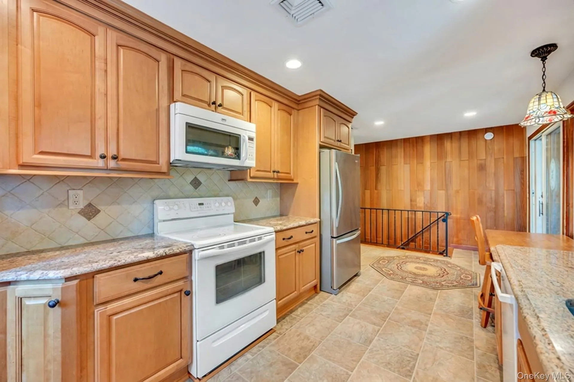 50 Soundview Drive, Smithtown, NY, 3 Bedrooms Bedrooms, 8 Rooms Rooms,3 BathroomsBathrooms,Residential,For Rent,Soundview,0,992501 50 Soundview Drive, Smithtown, NY, 3 Bedrooms Bedrooms, 8 Rooms Rooms,3 BathroomsBathrooms,Residential,For Rent,Soundview,0,992501