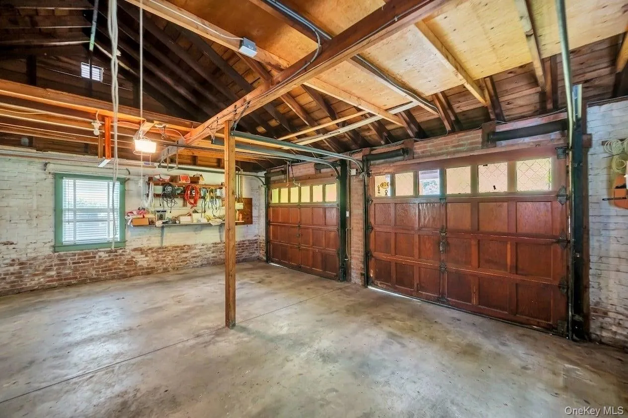 50 Soundview Drive, Smithtown, NY, 3 Bedrooms Bedrooms, 8 Rooms Rooms,3 BathroomsBathrooms,Residential,For Rent,Soundview,0,992501 50 Soundview Drive, Smithtown, NY, 3 Bedrooms Bedrooms, 8 Rooms Rooms,3 BathroomsBathrooms,Residential,For Rent,Soundview,0,992501