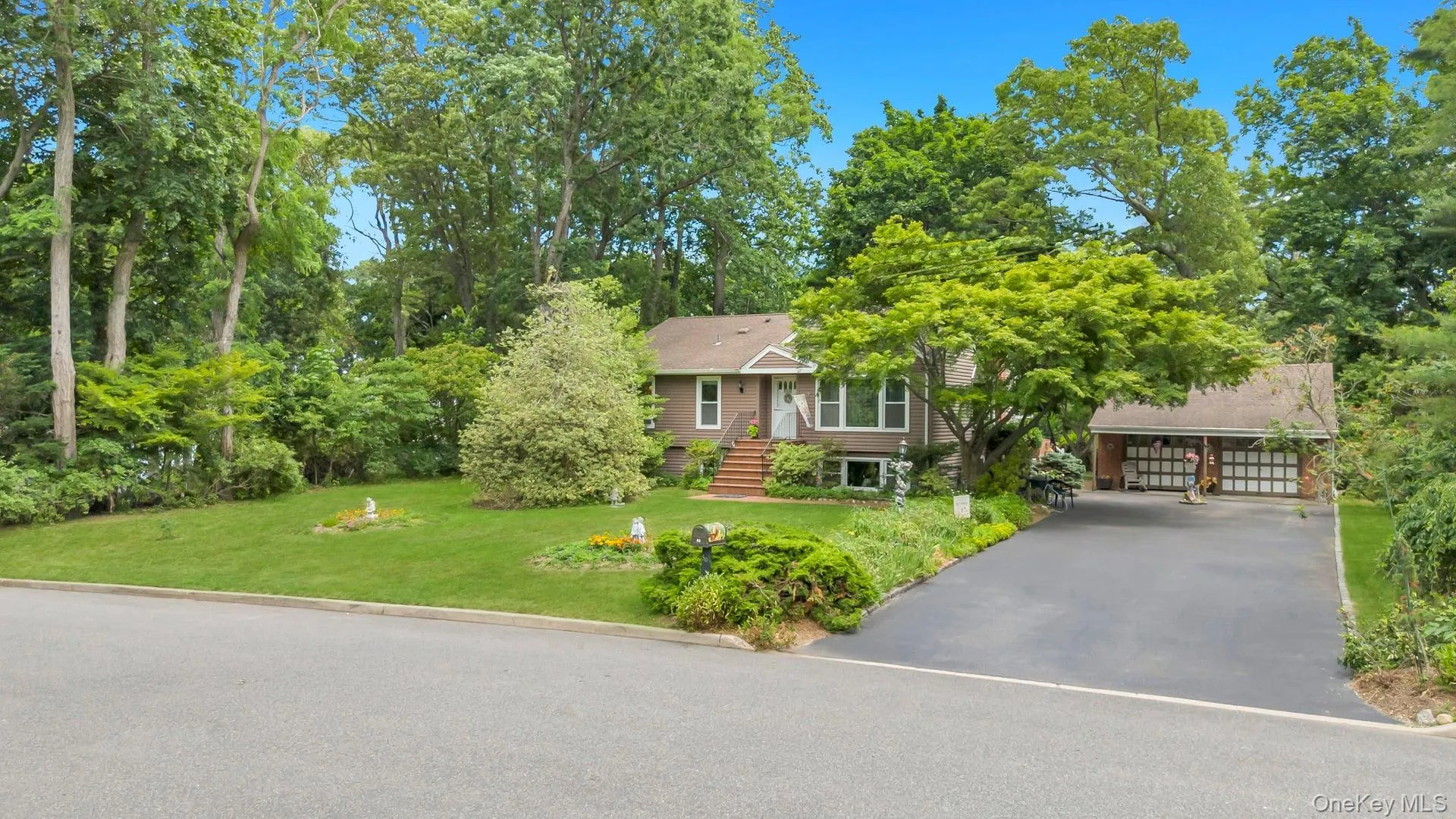 50 Soundview Drive, Smithtown, NY, 3 Bedrooms Bedrooms, 8 Rooms Rooms,3 BathroomsBathrooms,Residential,For Rent,Soundview,0,992501 50 Soundview Drive, Smithtown, NY, 3 Bedrooms Bedrooms, 8 Rooms Rooms,3 BathroomsBathrooms,Residential,For Rent,Soundview,0,992501