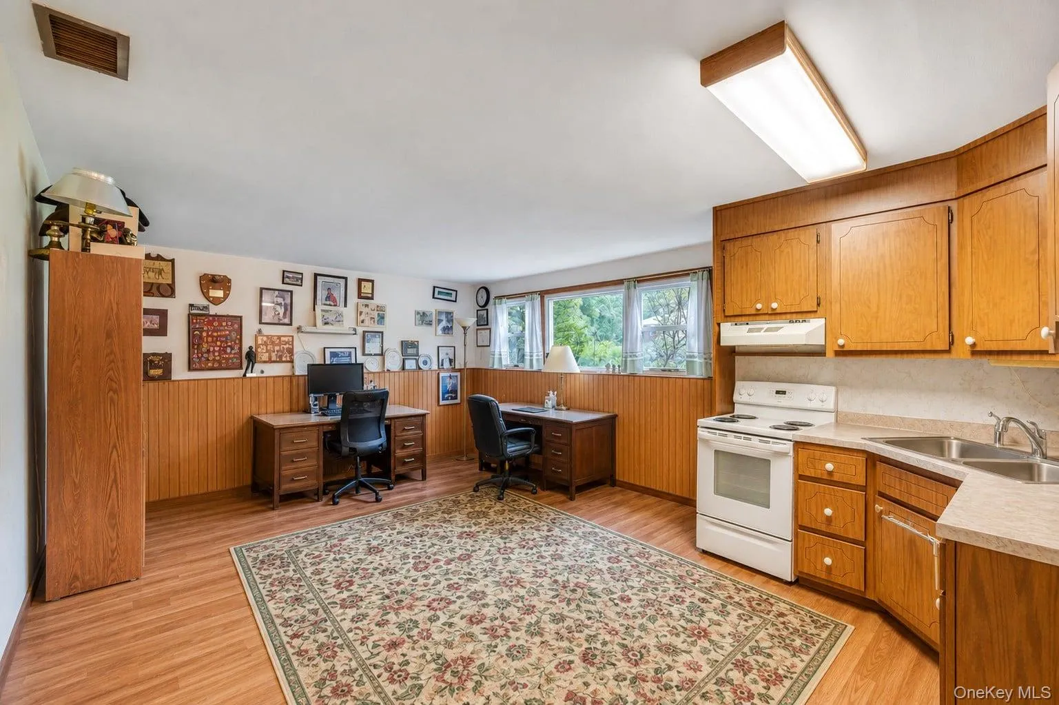 50 Soundview Drive, Smithtown, NY, 3 Bedrooms Bedrooms, 8 Rooms Rooms,3 BathroomsBathrooms,Residential,For Rent,Soundview,0,992501 50 Soundview Drive, Smithtown, NY, 3 Bedrooms Bedrooms, 8 Rooms Rooms,3 BathroomsBathrooms,Residential,For Rent,Soundview,0,992501