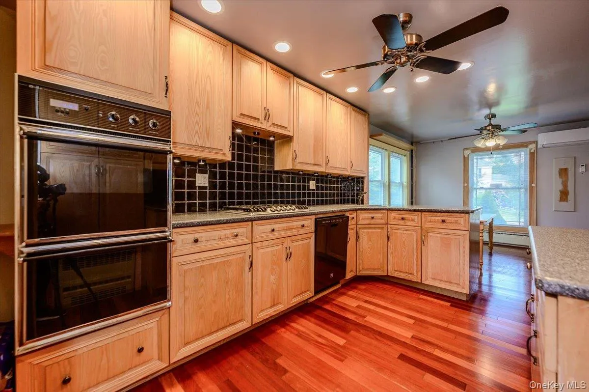 40 Deforest Avenue, Islip, NY, 4 Bedrooms Bedrooms, 10 Rooms Rooms,3 BathroomsBathrooms,Residential,For Rent,Deforest,0,992509 40 Deforest Avenue, Islip, NY, 4 Bedrooms Bedrooms, 10 Rooms Rooms,3 BathroomsBathrooms,Residential,For Rent,Deforest,0,992509