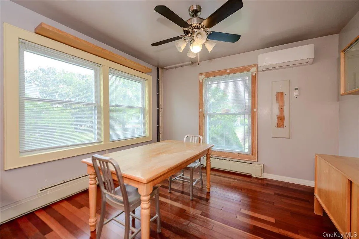 40 Deforest Avenue, Islip, NY, 4 Bedrooms Bedrooms, 10 Rooms Rooms,3 BathroomsBathrooms,Residential,For Rent,Deforest,0,992509 40 Deforest Avenue, Islip, NY, 4 Bedrooms Bedrooms, 10 Rooms Rooms,3 BathroomsBathrooms,Residential,For Rent,Deforest,0,992509
