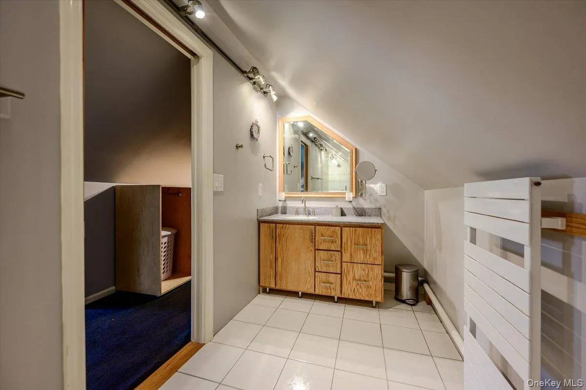 40 Deforest Avenue, Islip, NY, 4 Bedrooms Bedrooms, 10 Rooms Rooms,3 BathroomsBathrooms,Residential,For Rent,Deforest,0,992509 40 Deforest Avenue, Islip, NY, 4 Bedrooms Bedrooms, 10 Rooms Rooms,3 BathroomsBathrooms,Residential,For Rent,Deforest,0,992509