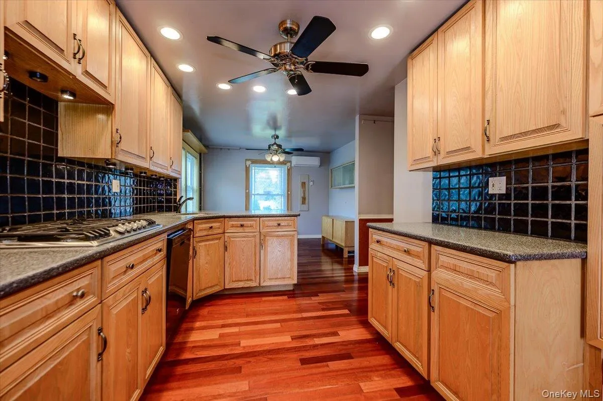 40 Deforest Avenue, Islip, NY, 4 Bedrooms Bedrooms, 10 Rooms Rooms,3 BathroomsBathrooms,Residential,For Rent,Deforest,0,992509 40 Deforest Avenue, Islip, NY, 4 Bedrooms Bedrooms, 10 Rooms Rooms,3 BathroomsBathrooms,Residential,For Rent,Deforest,0,992509