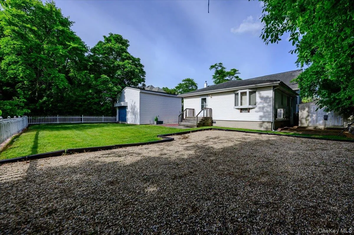 40 Deforest Avenue, Islip, NY, 4 Bedrooms Bedrooms, 10 Rooms Rooms,3 BathroomsBathrooms,Residential,For Rent,Deforest,0,992509 40 Deforest Avenue, Islip, NY, 4 Bedrooms Bedrooms, 10 Rooms Rooms,3 BathroomsBathrooms,Residential,For Rent,Deforest,0,992509